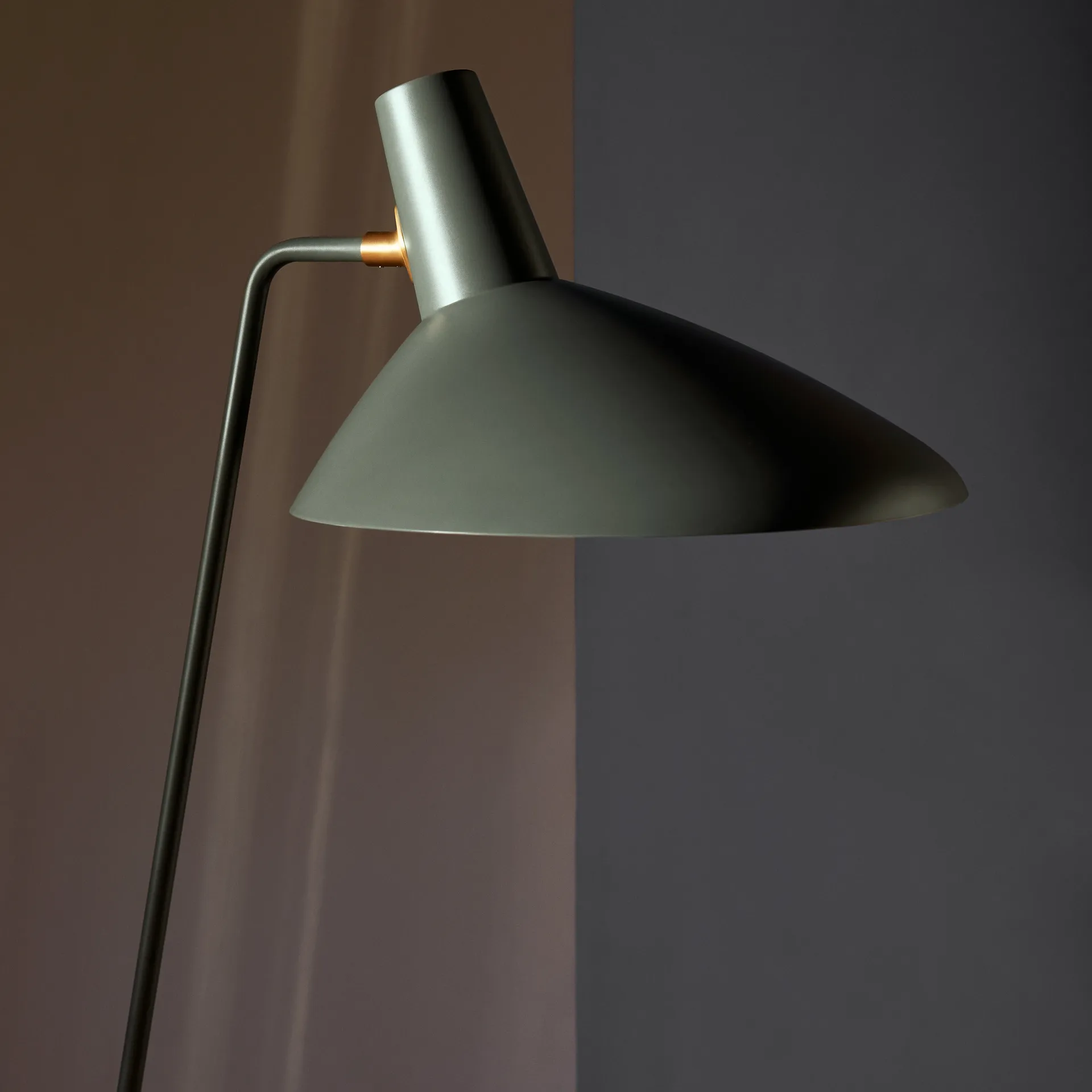 Tripod vloerlamp HM8, Moss &Tradition