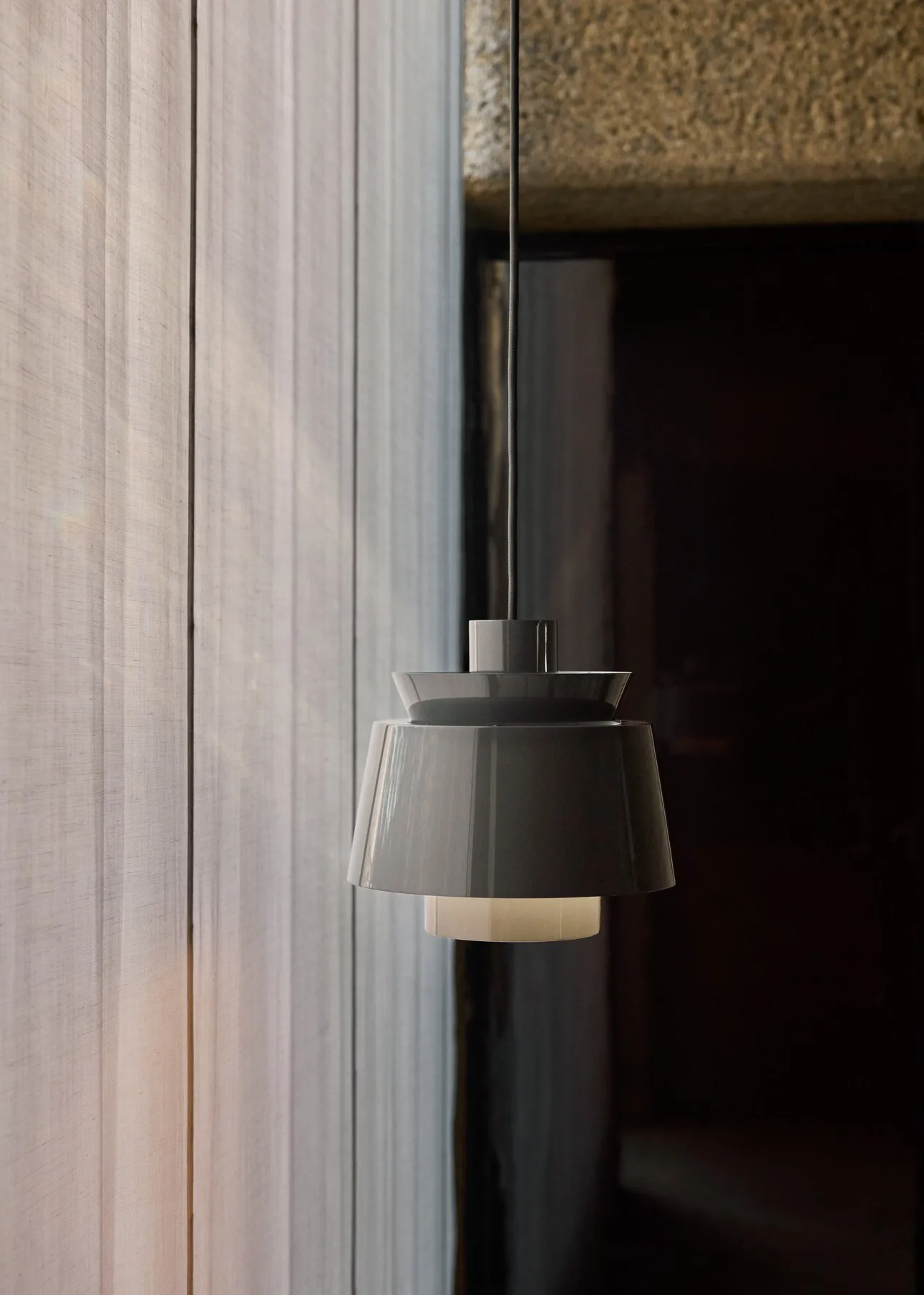 Utzon JU1 lamp, Grey beige, Ø22 cm &Tradition
