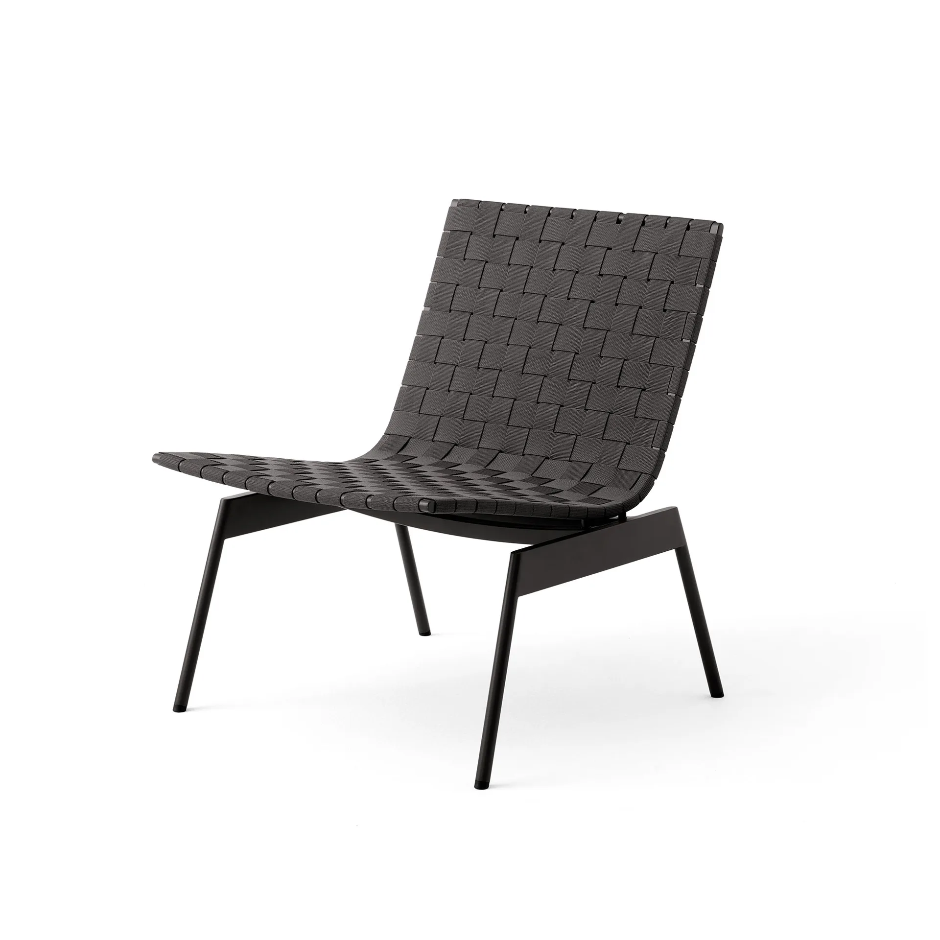 Ville Outdoor AV44 loungestoel, Warm black &Tradition