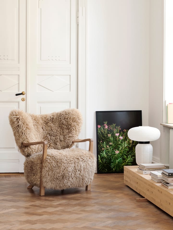 Wulff Lounge Chair ATD2 fauteuil, Geolied eikenhout-Sheepskin honey &Tradition