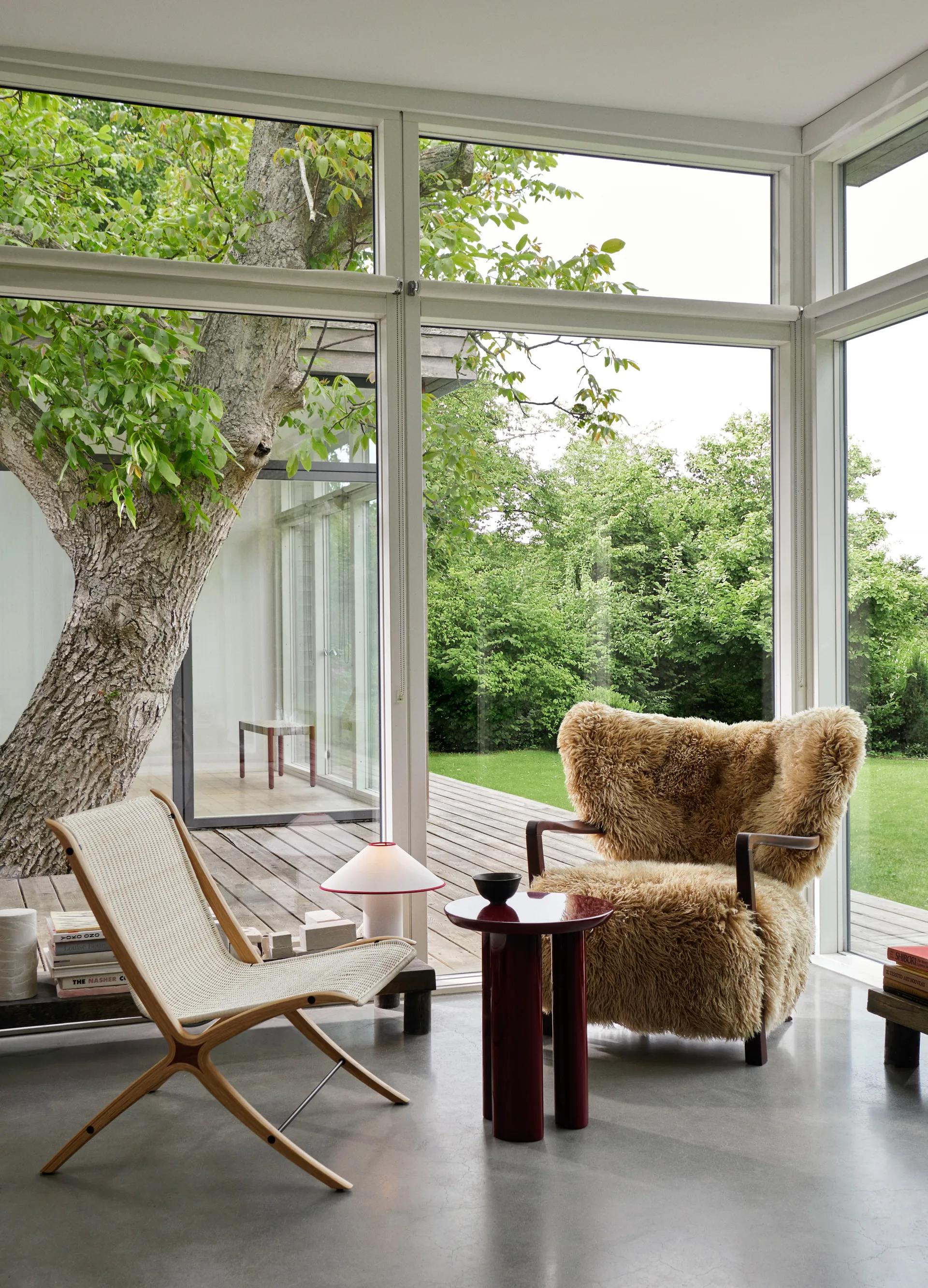 Wulff Lounge Chair ATD2 fauteuil, Geolied walnoot-Sheepskin honey &Tradition