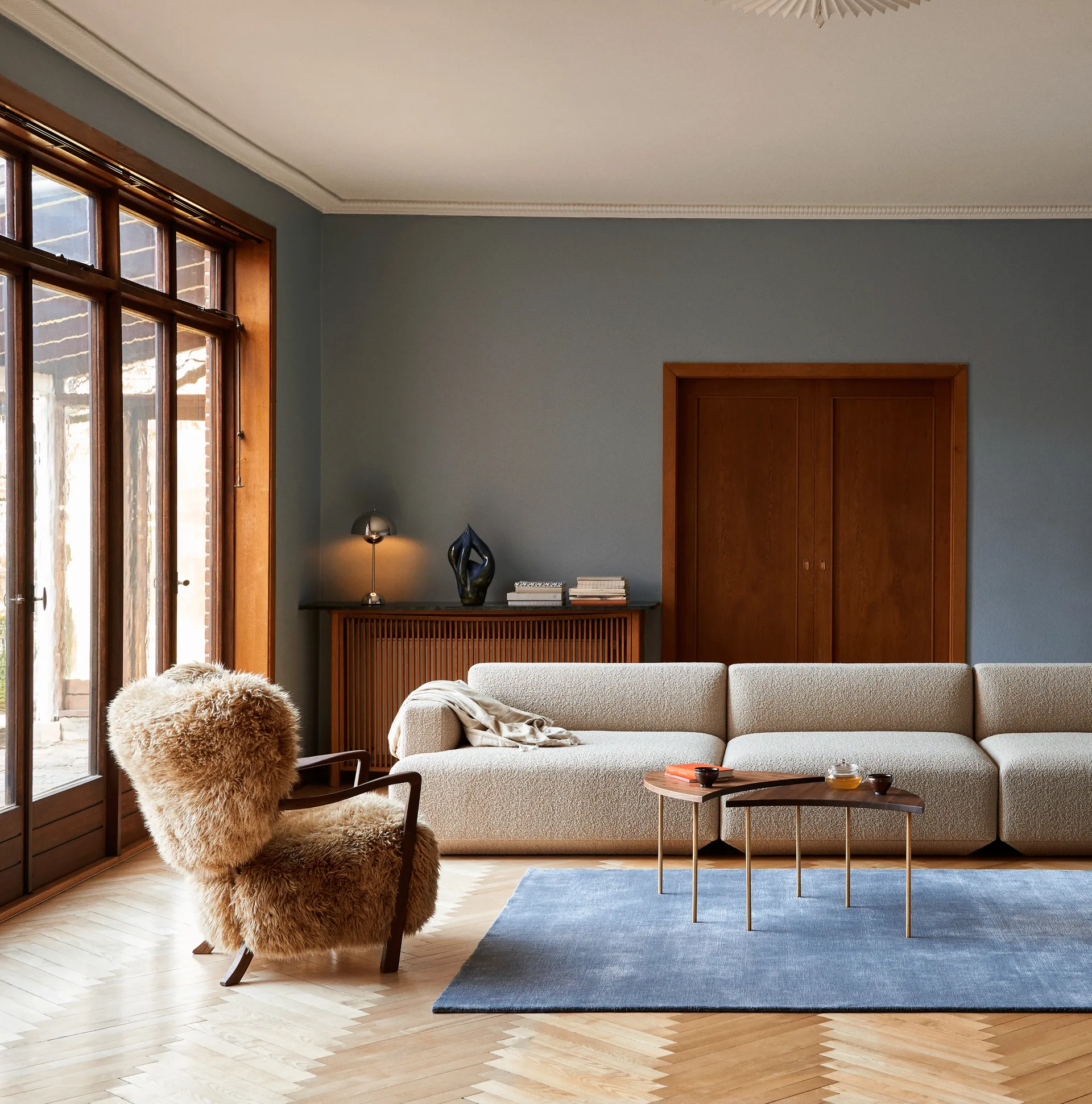 Wulff Lounge Chair ATD2 fauteuil, Geolied walnoot-Sheepskin honey &Tradition