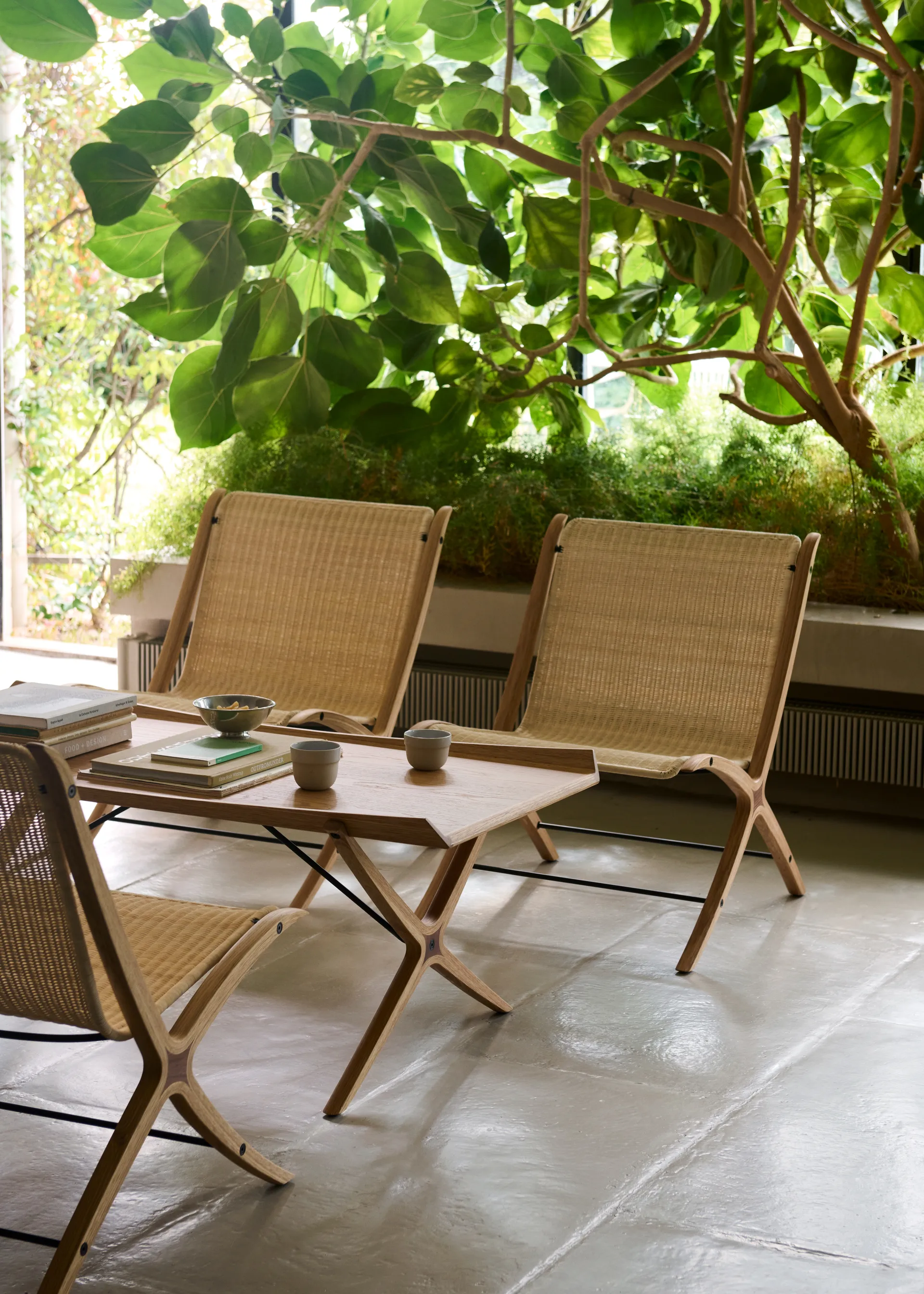 X HM13 salontafel 61x120 cm, Lacquered oak-walnut inserts &Tradition