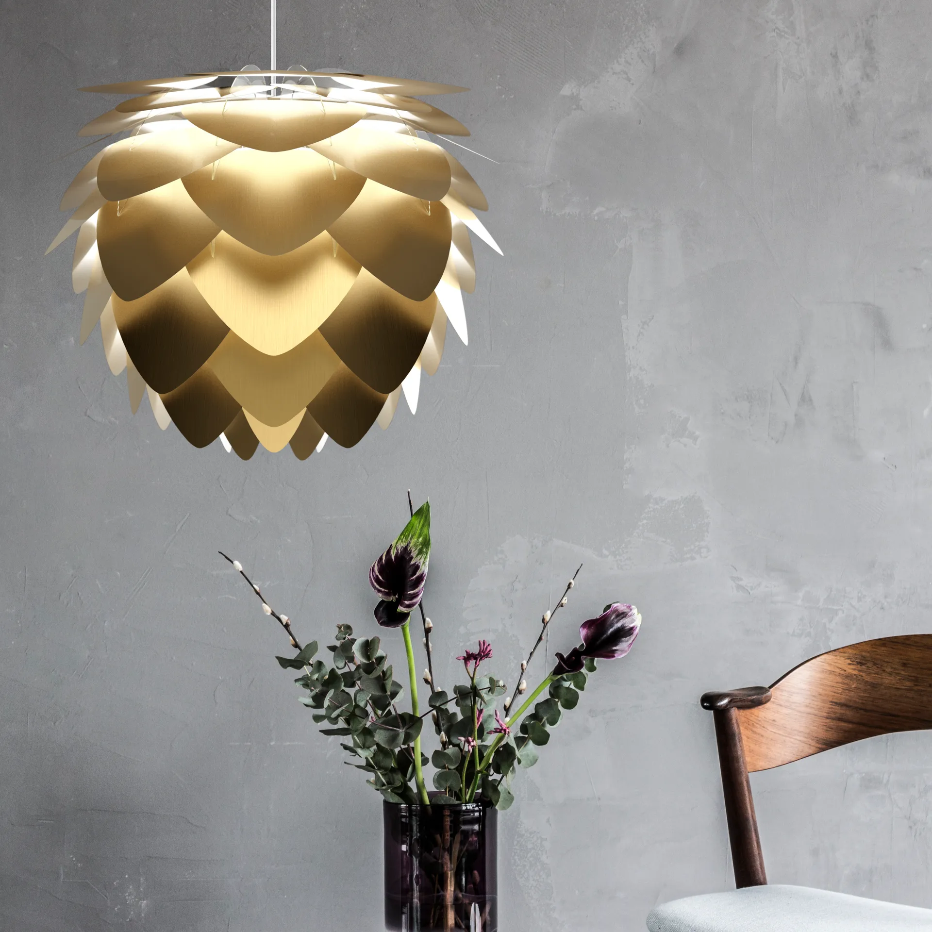 Aluvia lamp geborsteld messing, 59 cm Umage