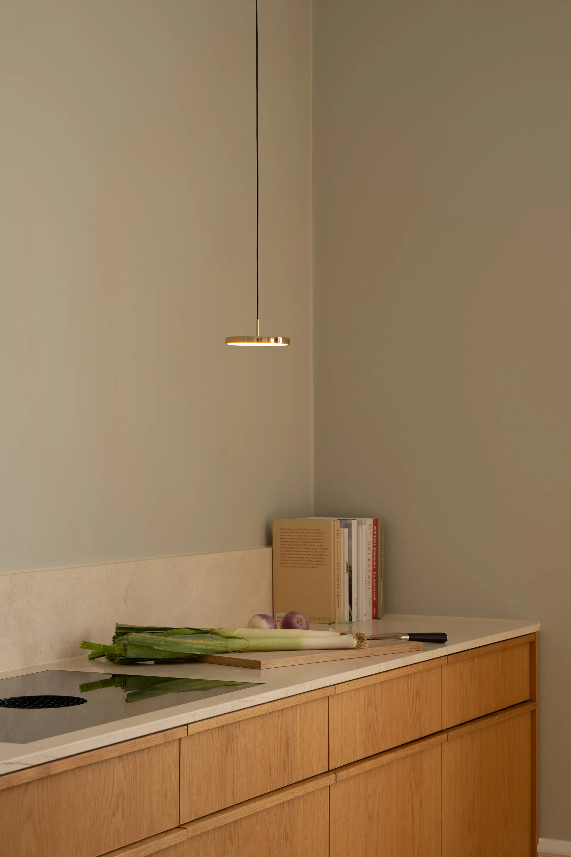 Asteria Micro hanglamp, Polished Brass Umage