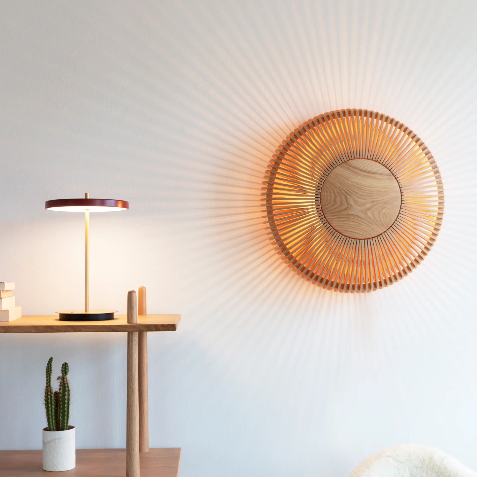 Asteria Move tafellamp, Ruby red Umage