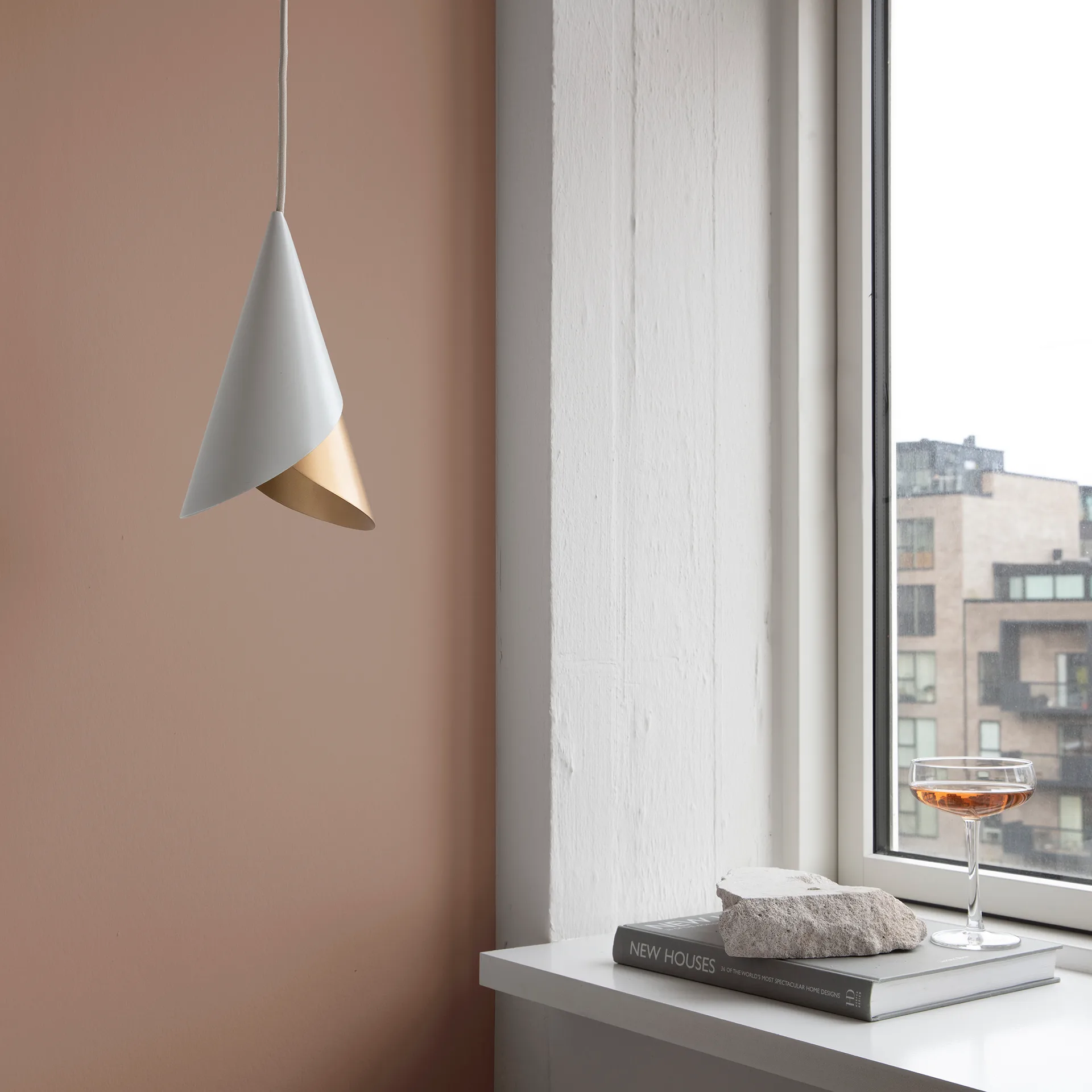 Cornet lampenkap, wit, messing Umage