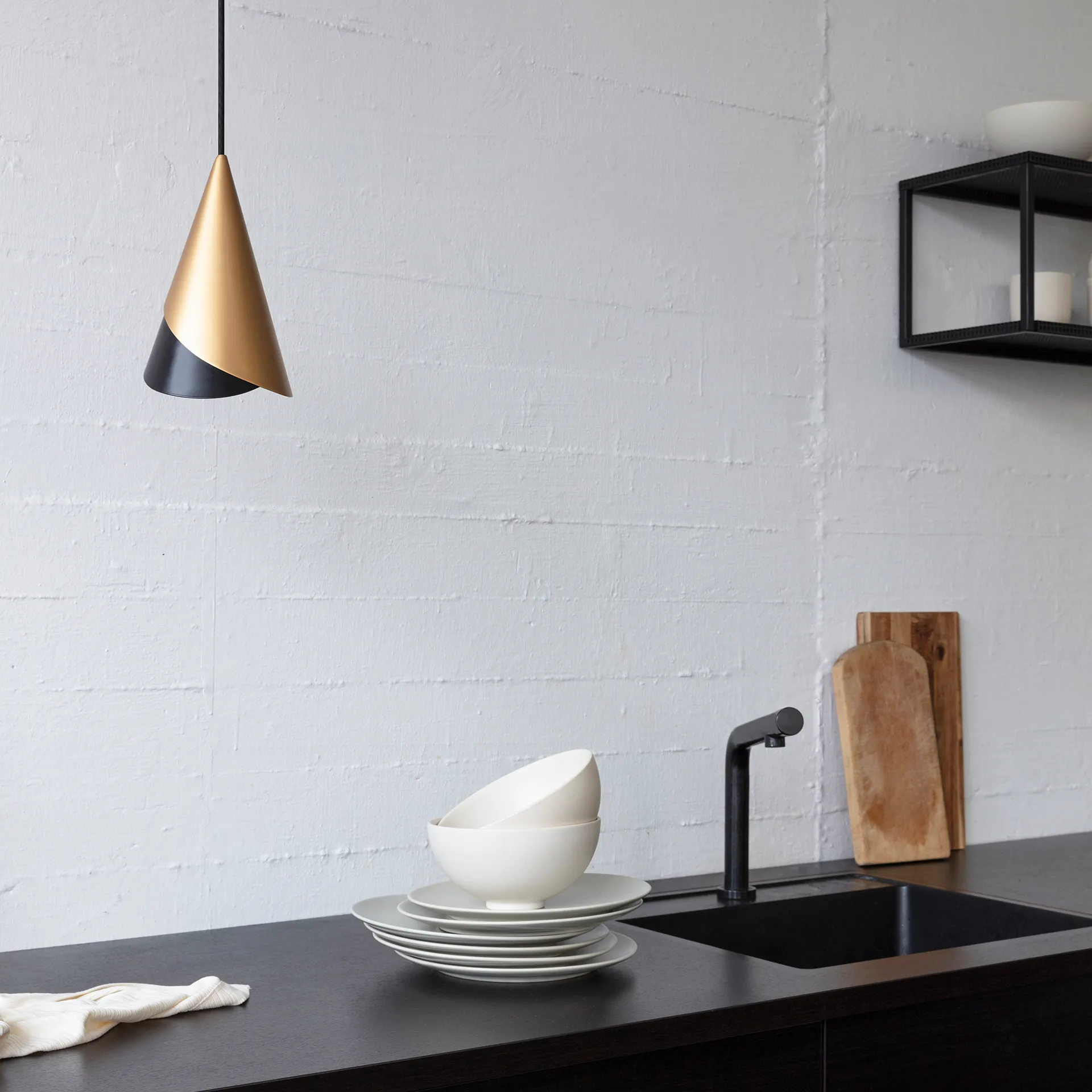 Cornet lampenkap, zwart, messing Umage