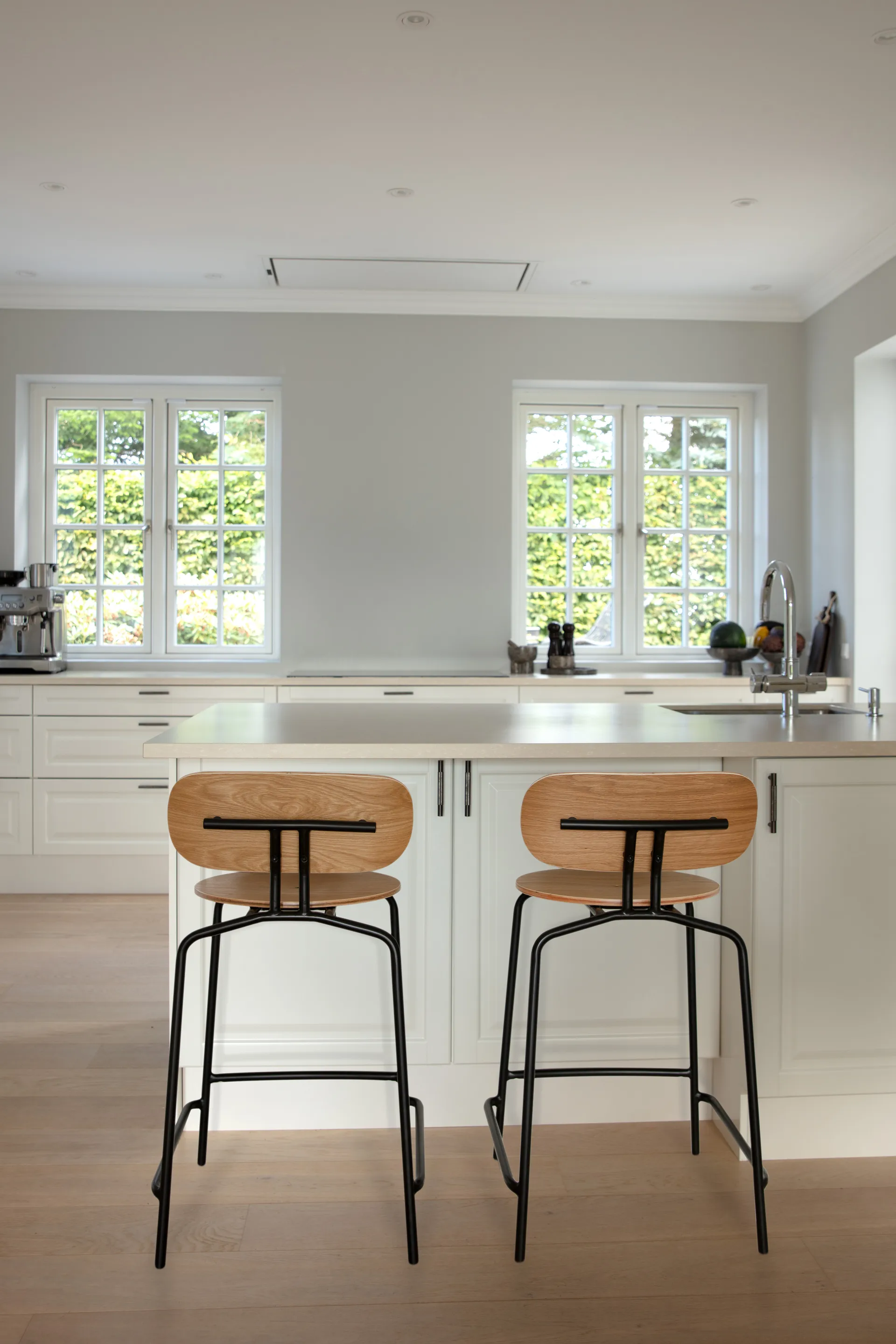 Curious barkruk 65 cm, Eiken-zwart Umage