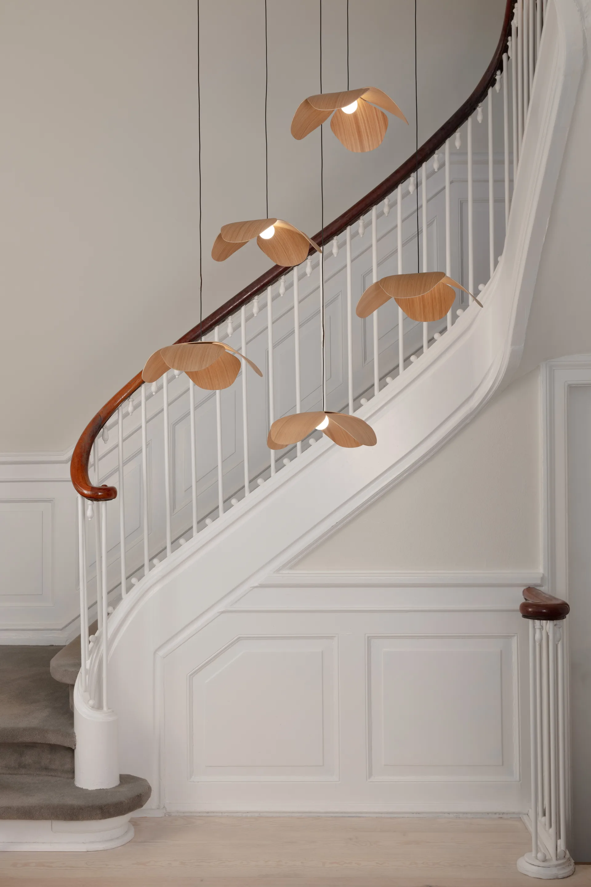 Forget Me Not hanglamp large, Eik-cluster 5 Umage