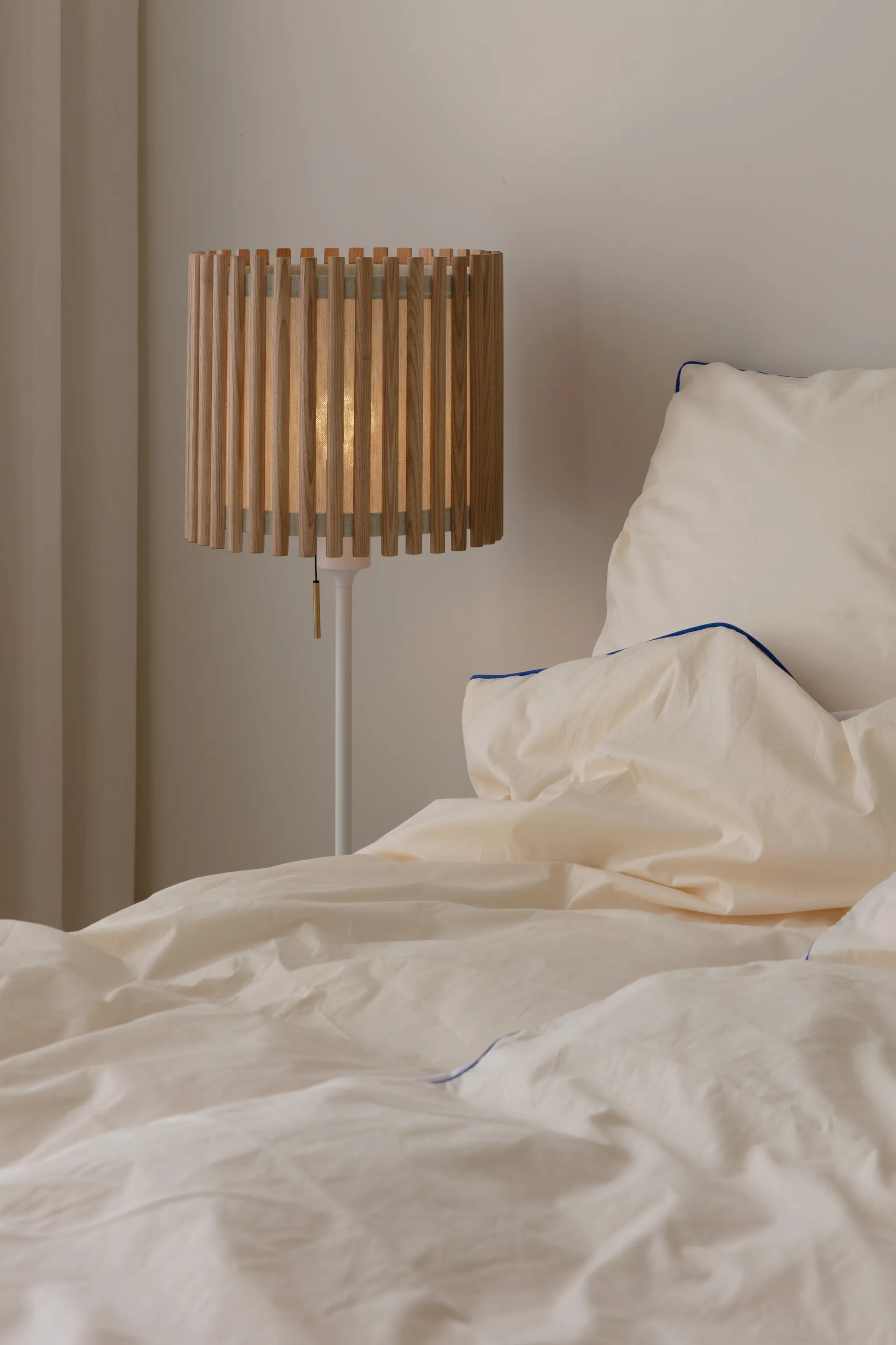 Komorebi vloerlamp medium, Square oak-Wit Umage