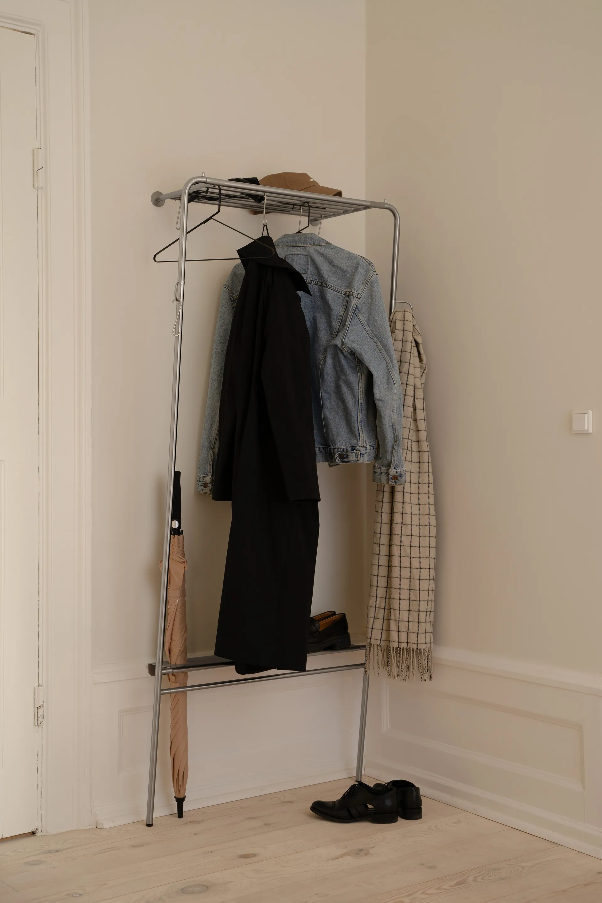 Lean On Me kapstok, Staal Umage