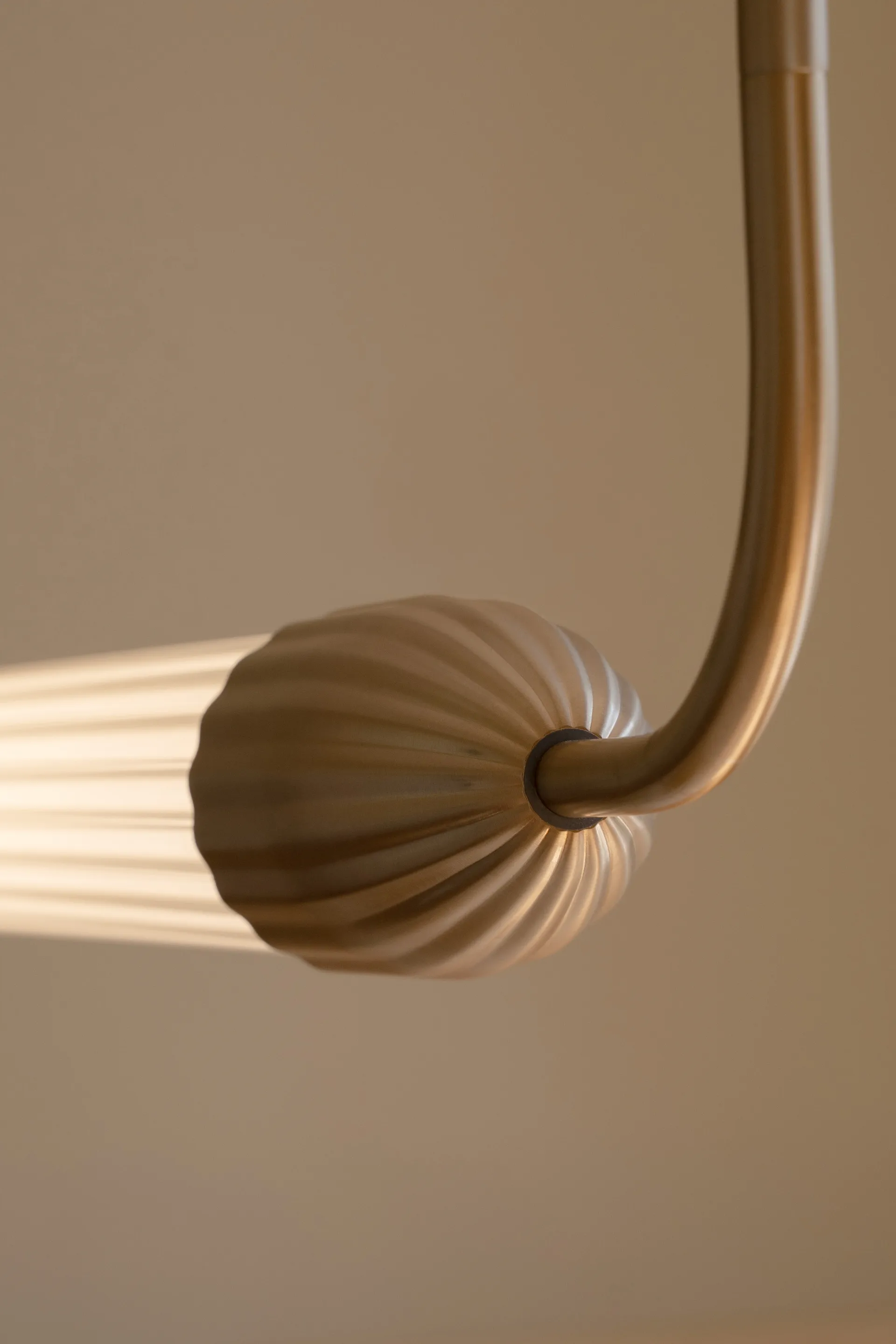 Lemon Squeeze linear hanglamp, Messing Umage
