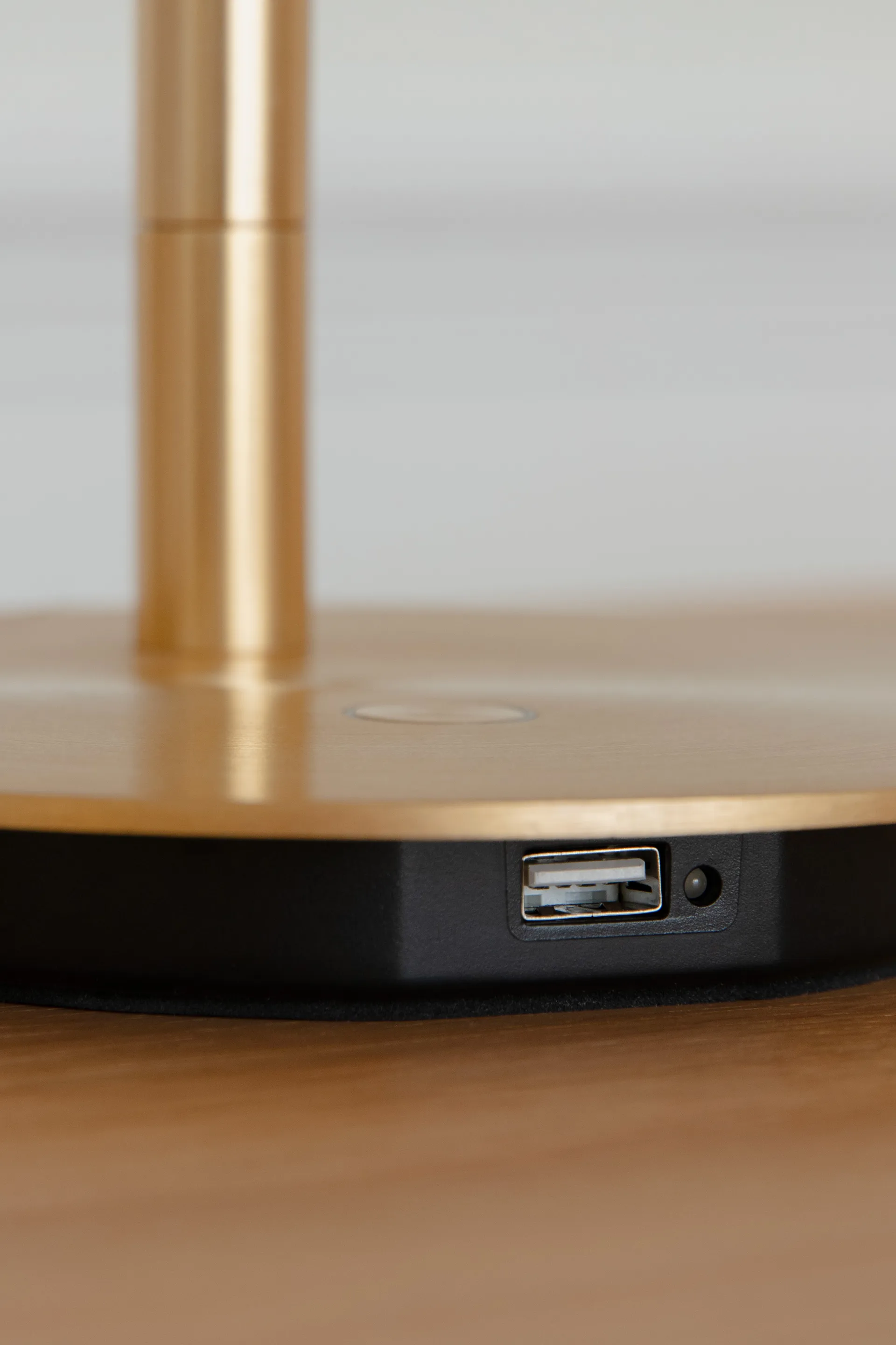 Omni Table tafellamp, Messing Umage