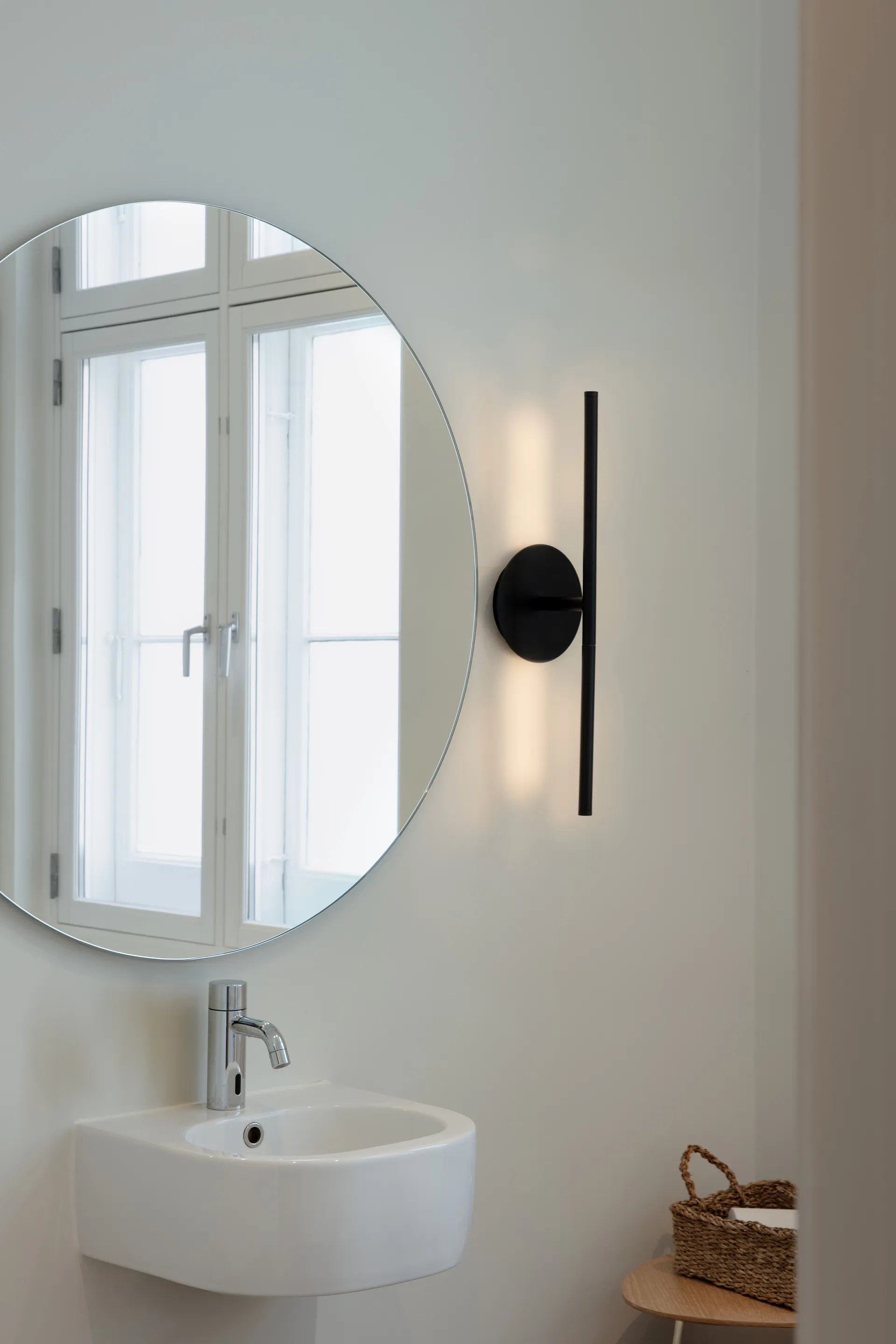 Omni wall wandlamp mini, Zwart Umage