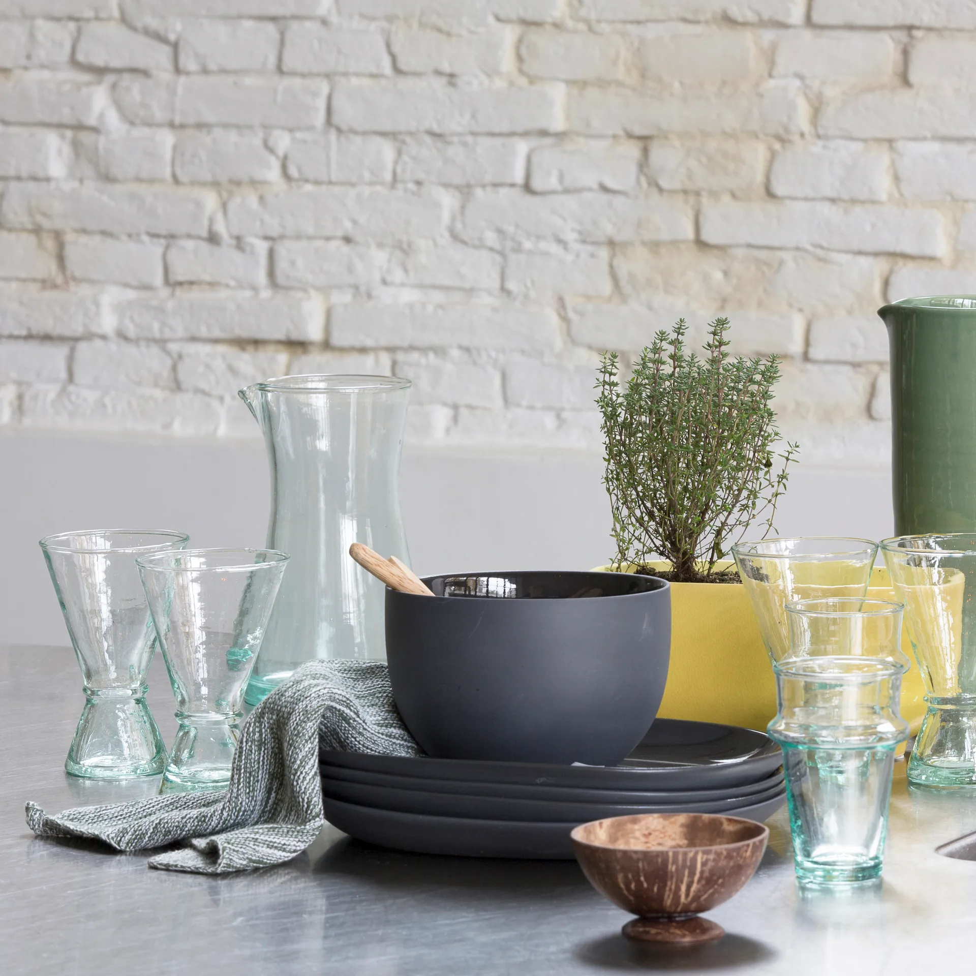 Wijnglas gerecycled glas medium, Transparant-groen URBAN NATURE CULTURE