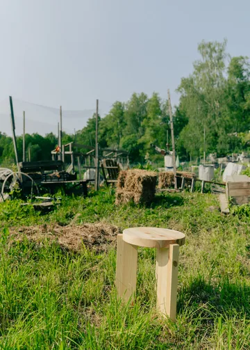 001 Stool kruk - Mat geolied en gewaxt grenen, Ø40x44 cm - Vaarnii