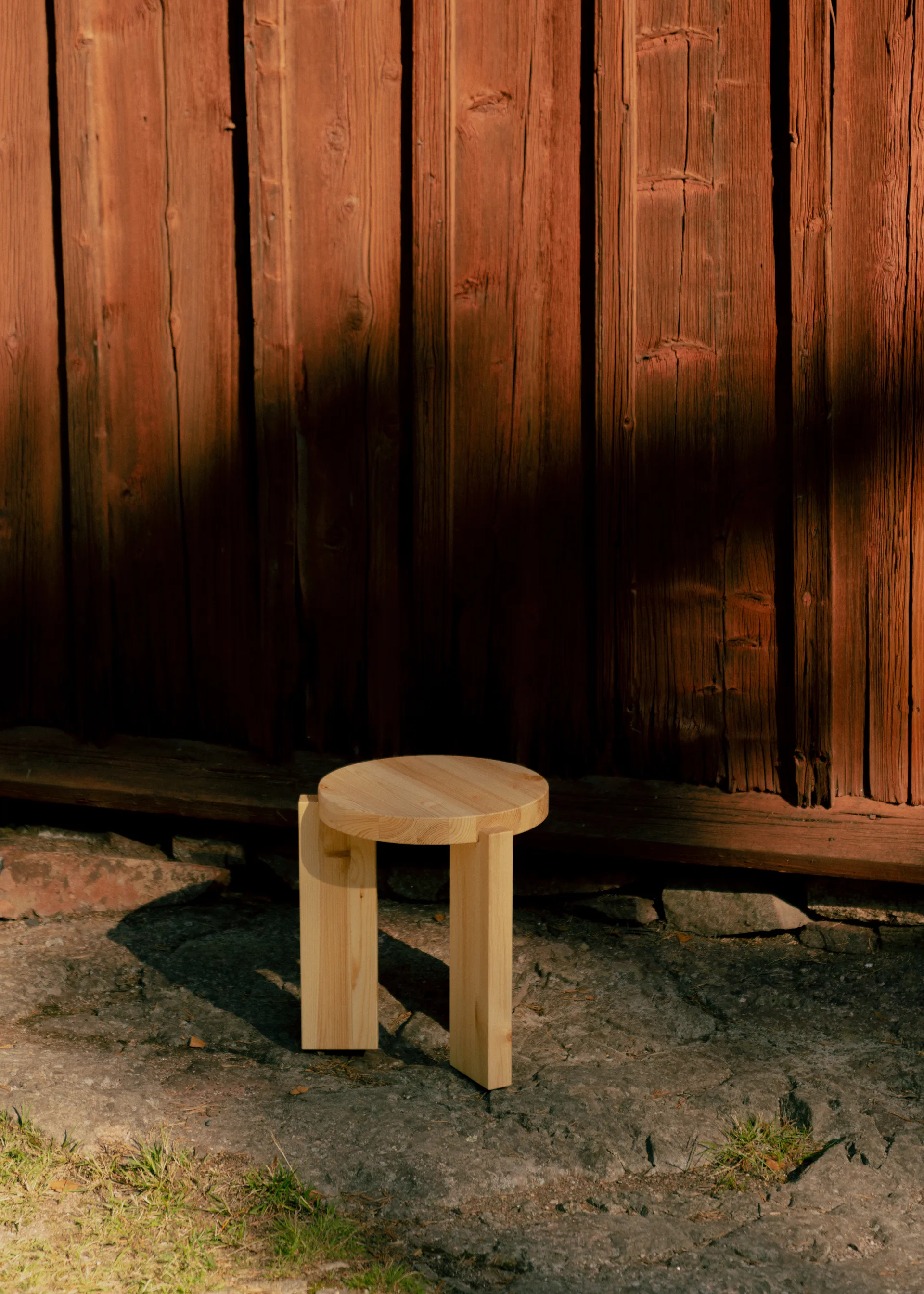 001 Stool kruk, Mat geolied en gewaxt grenen, Ø40x44 cm Vaarnii