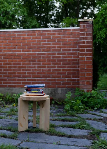 001 Stool kruk - Mat geolied en gewaxt grenen, Ø40x44 cm - Vaarnii