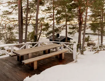 013 Osa Outdoor Bench bank - Warmtebehandeld grenen, 182x37x49 cm - Vaarnii