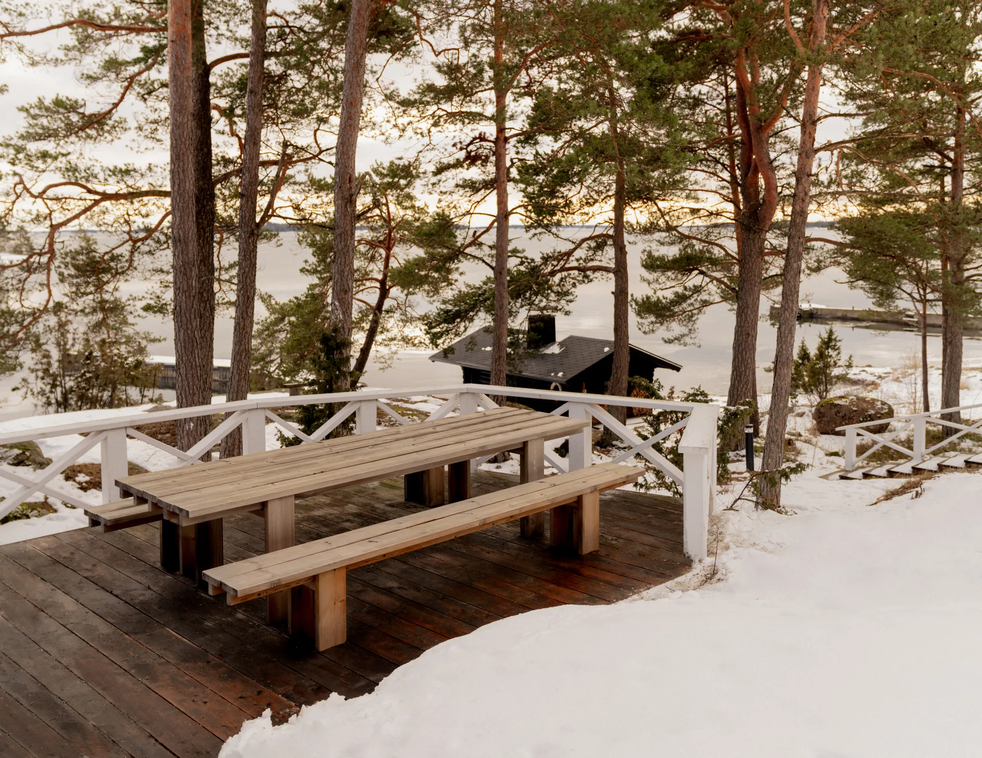 013 Osa Outdoor Bench bank, Warmtebehandeld grenen, 270x37x49 cm Vaarnii