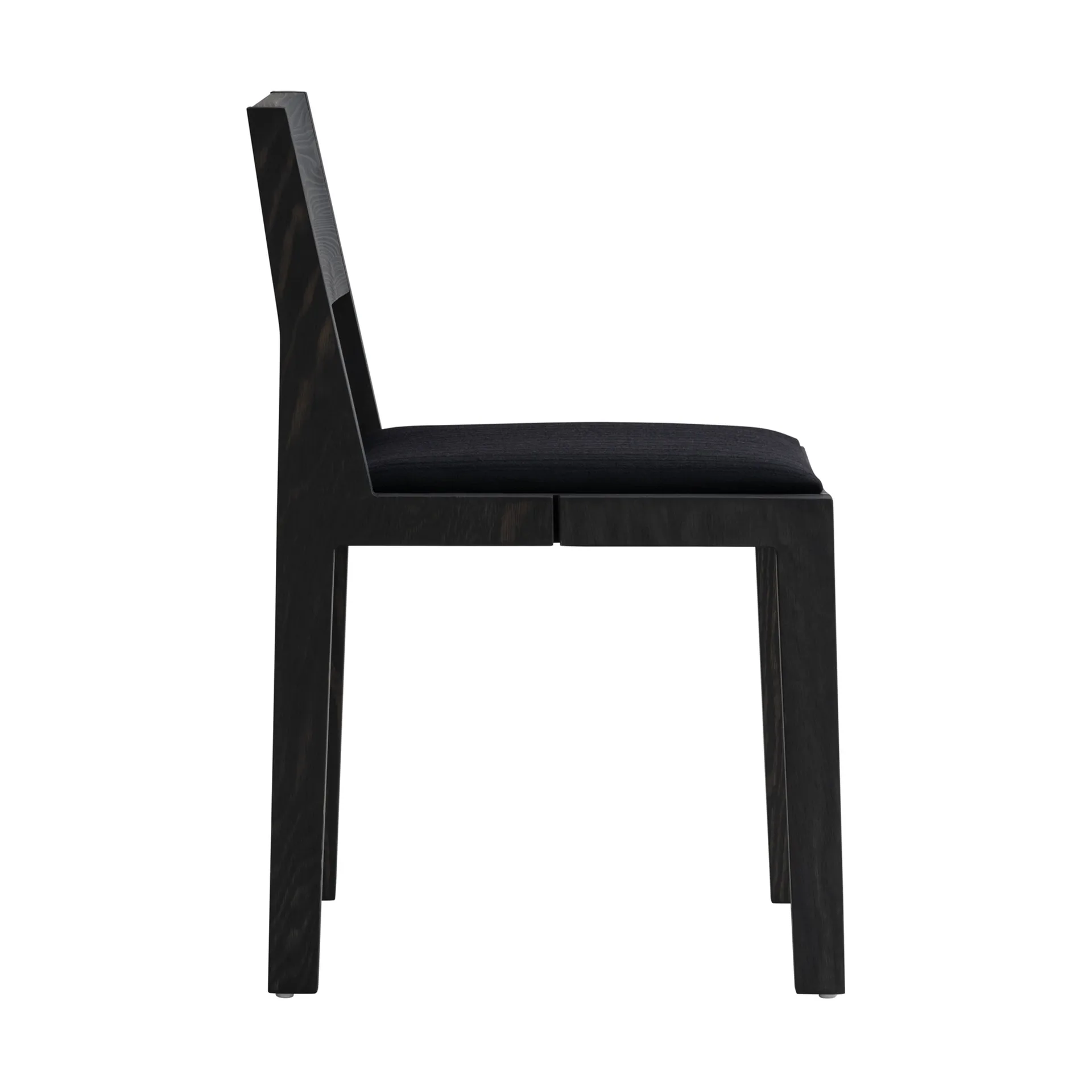 016 Maasto Dining Chair stoel, Zwart gebeitst grenen, gestoffeerde zitting zwart Vaarnii