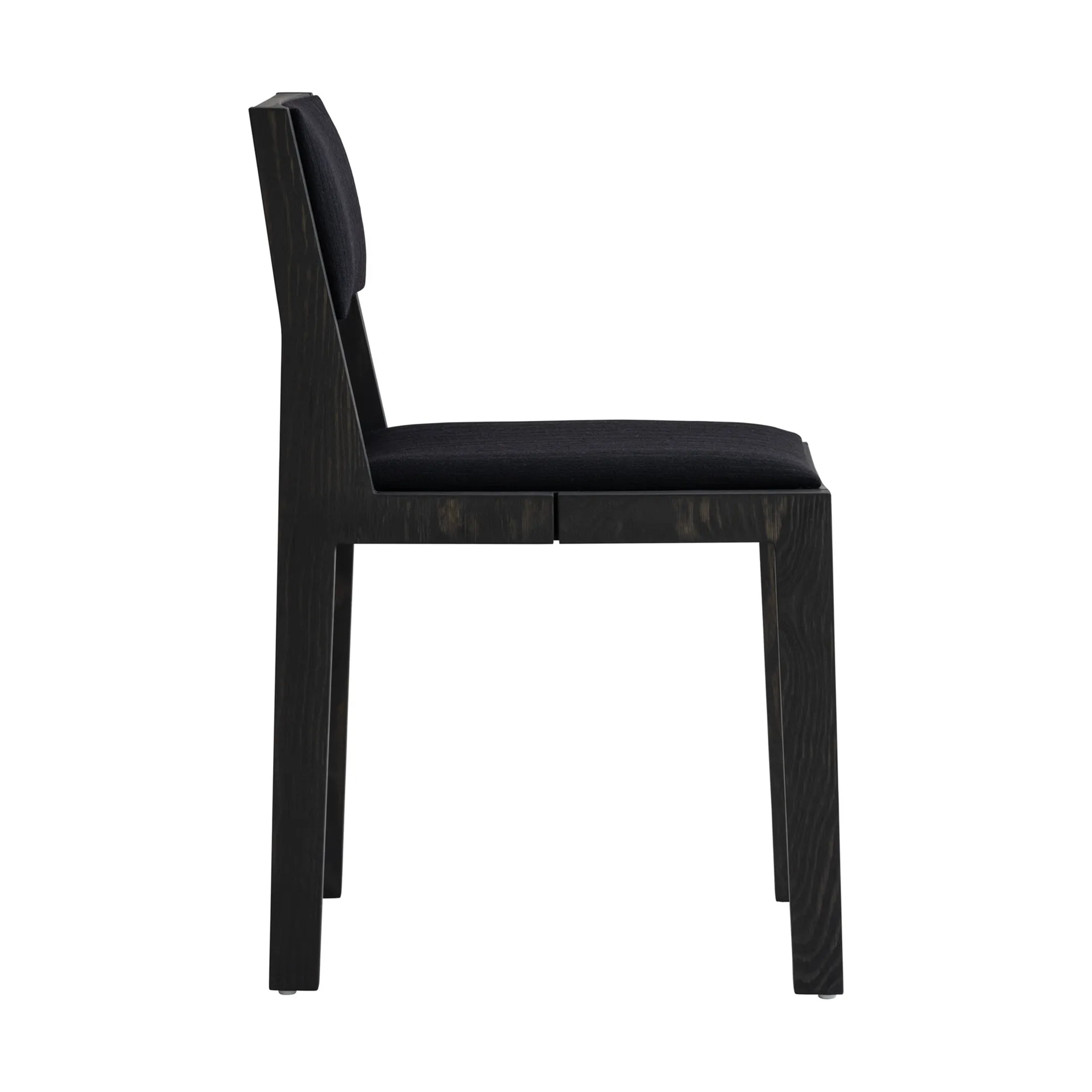 016 Maasto Dining Chair stoel, Zwart gebeitst grenen, voorkant gestoffeerd zwart Vaarnii