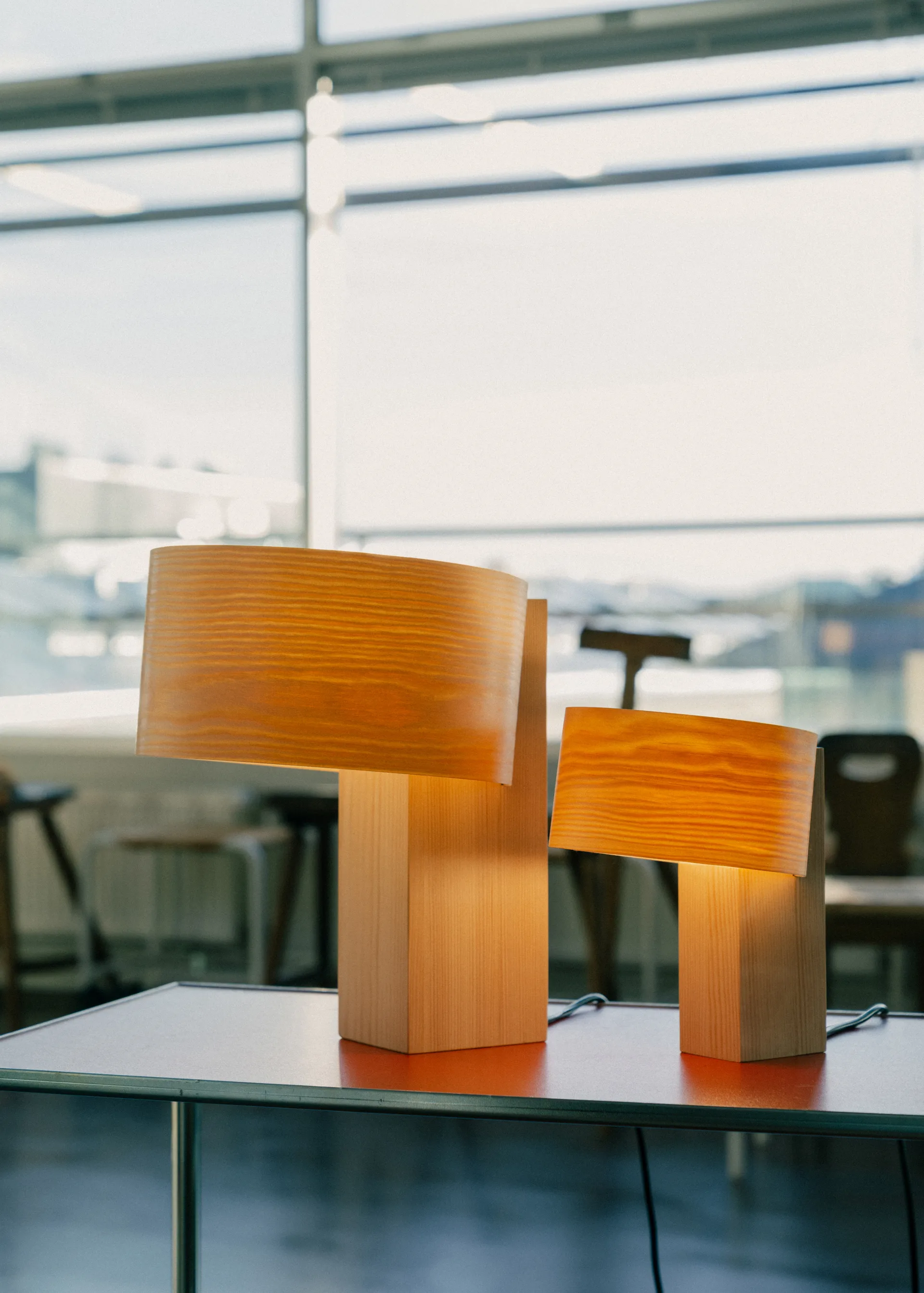 018 Hoop Table Lamp tafellamp, Mat geolied en gewaxt grenen, 34 cm Vaarnii