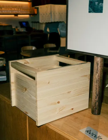 020 Koppa Crate opbergdoos - Oliegewaxte grenen, large 38x43x36 cm - Vaarnii