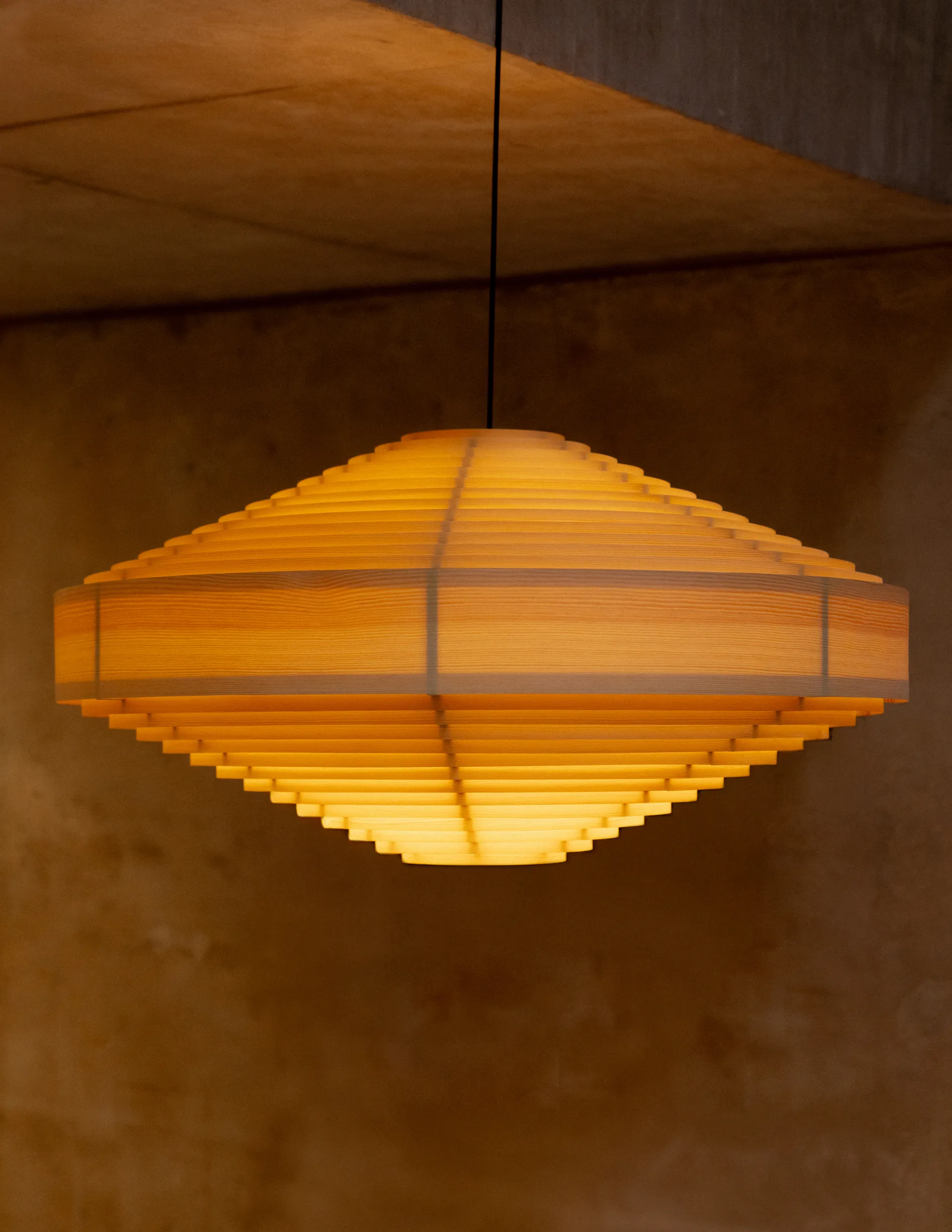 1003 Hans Pendant hanglamp, Mat geolied en gewaxt grenen, XL Ø90 cm Vaarnii