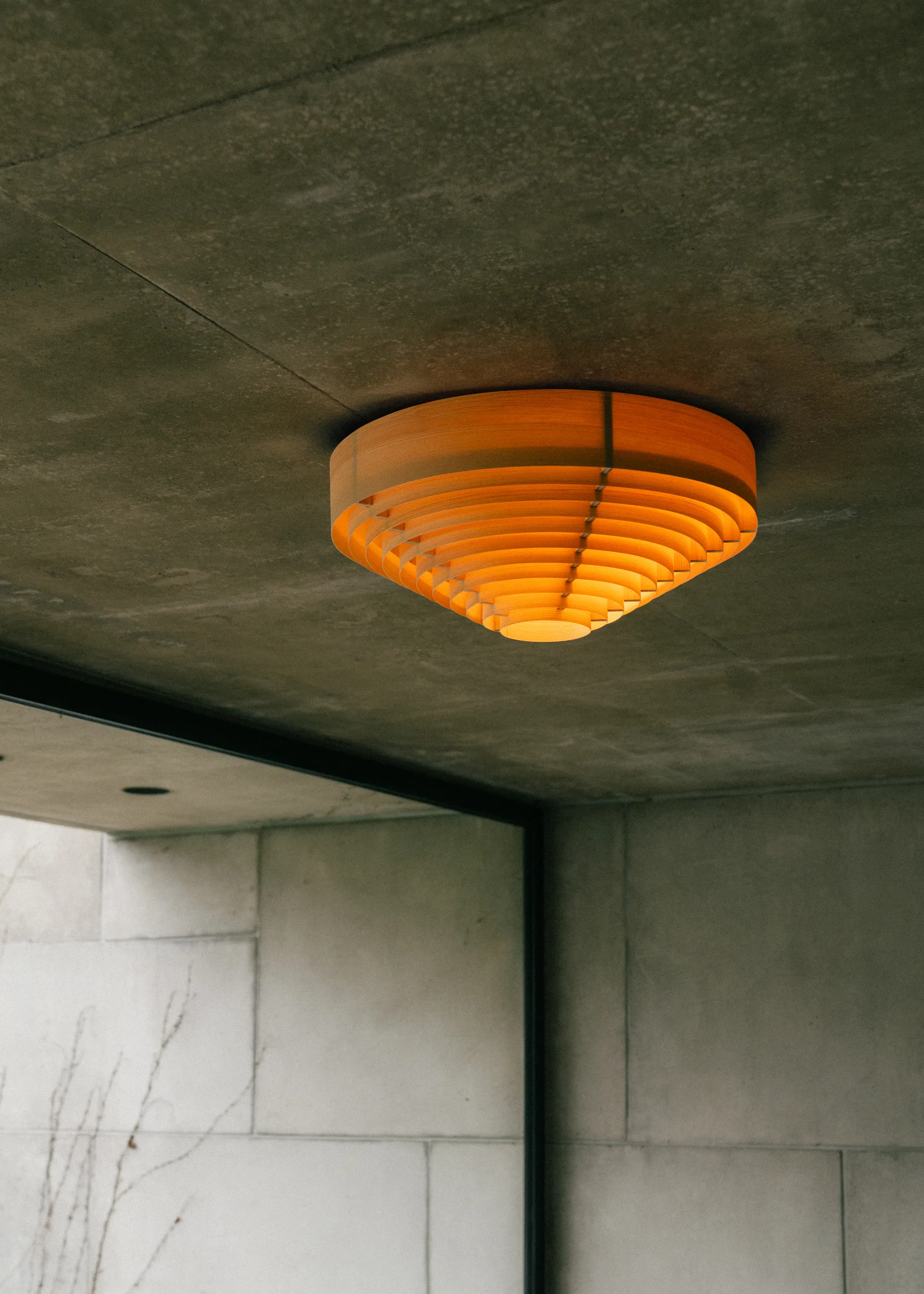 1005 Hans Ceiling Light plafondlamp, Mat geolied en gewaxt grenen, Ø55 cm Vaarnii