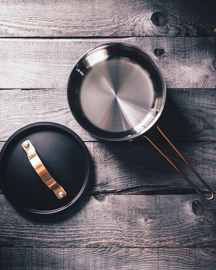 Arvet gehamerde zwarte steelpan met deksel - Viggo, 1 L - Vargen & Thor