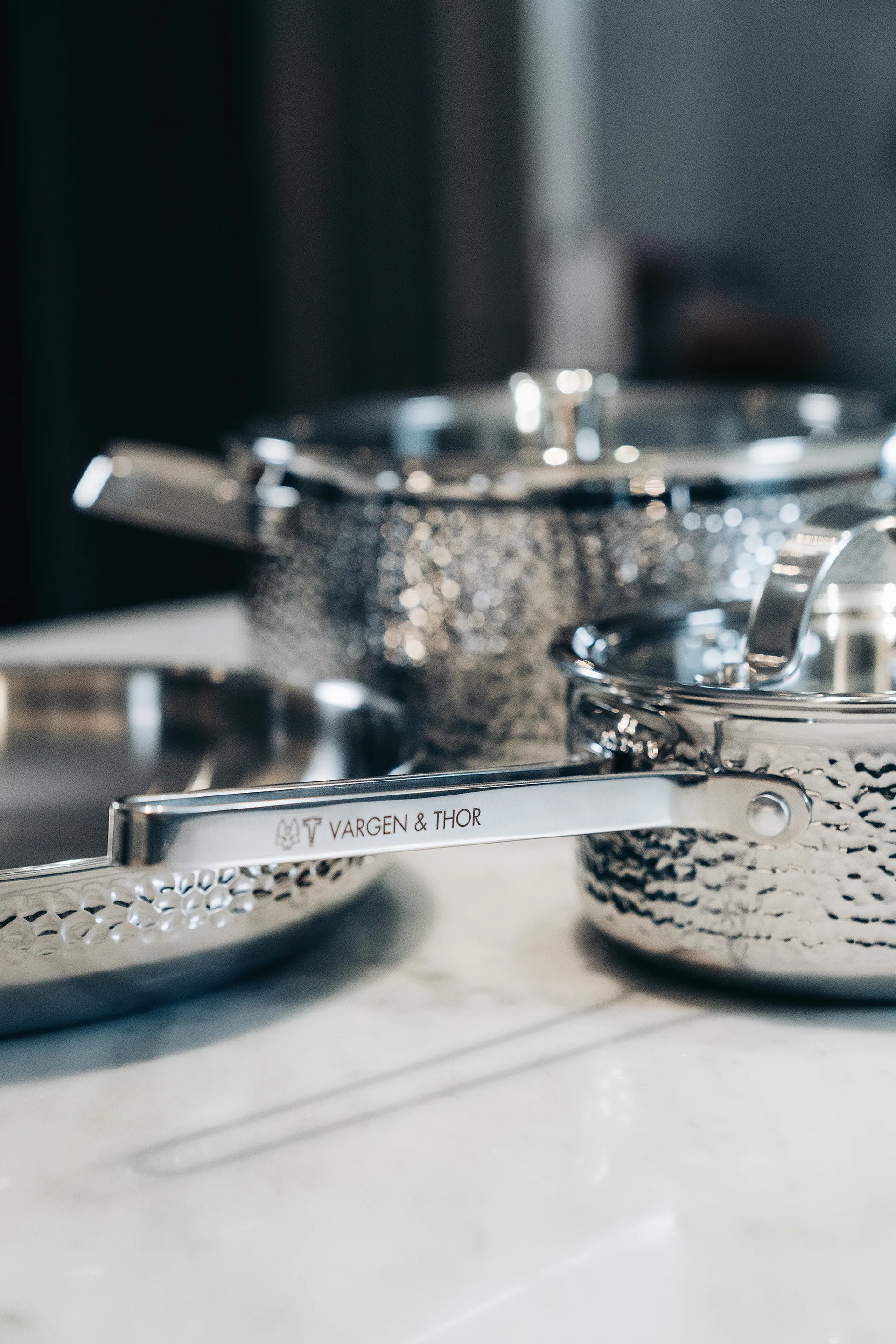 Kroma gehamerde verchroomde steelpan met deksel, Teddy, 1,6 L Vargen & Thor