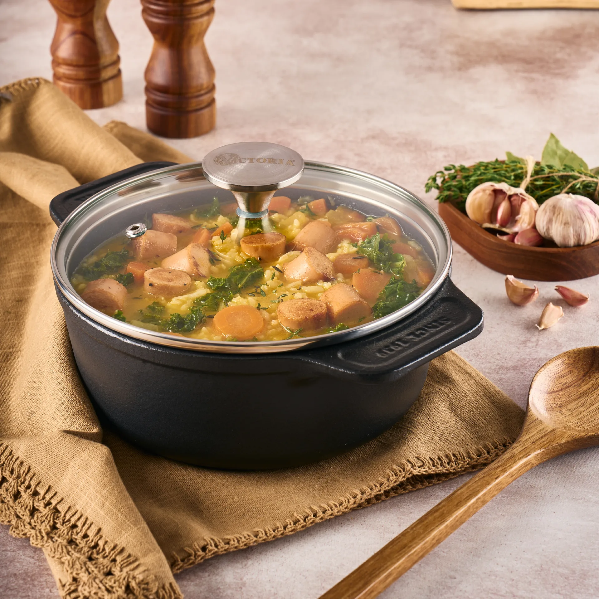 Victoria gietijzeren braadpan met glazen deksel enameled, 1,9 l Victoria