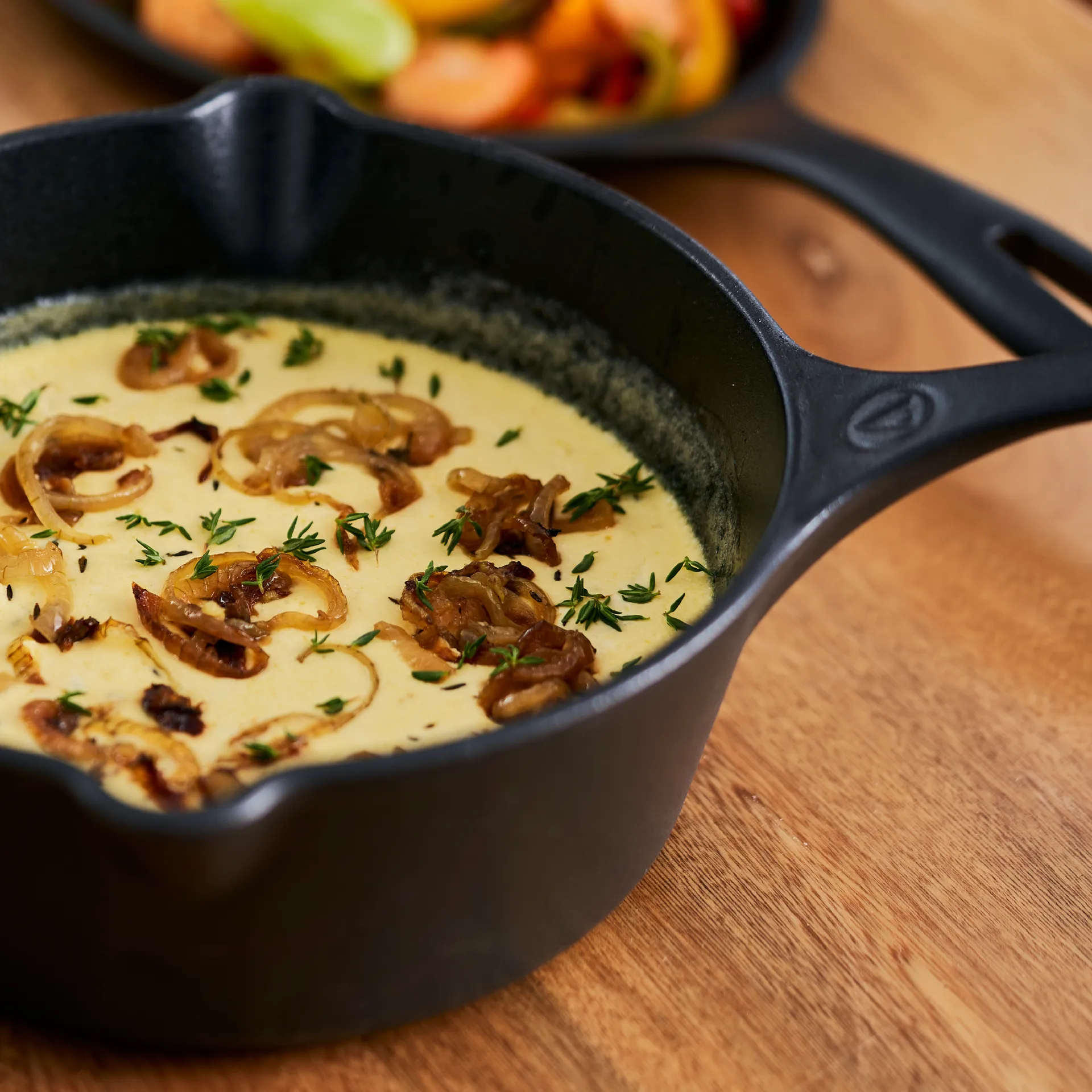 Victoria steelpan gietijzer voorbehandeld, 1,9 L Victoria