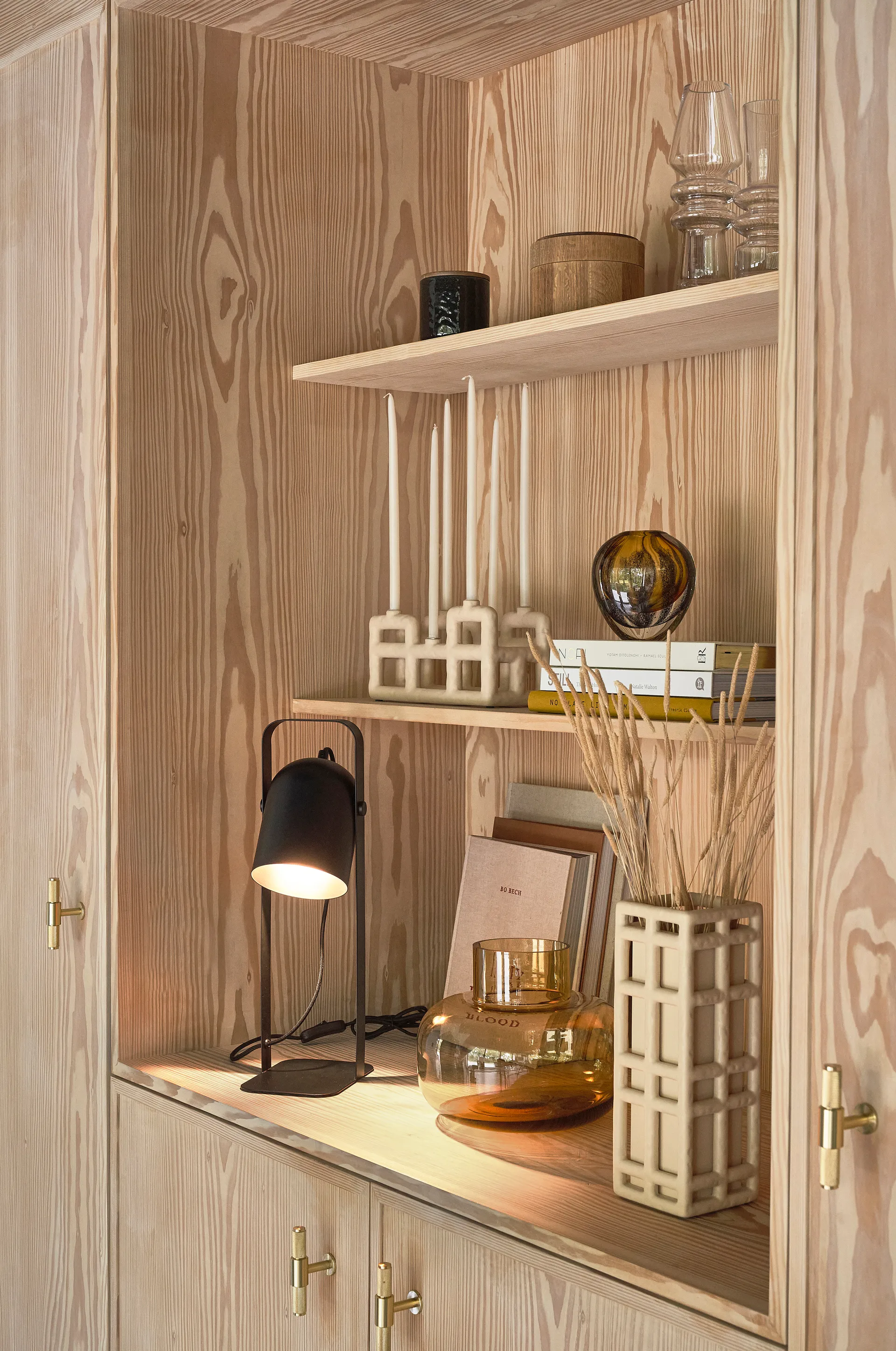 Nesvik tafellamp 45 cm, Black Villa Collection