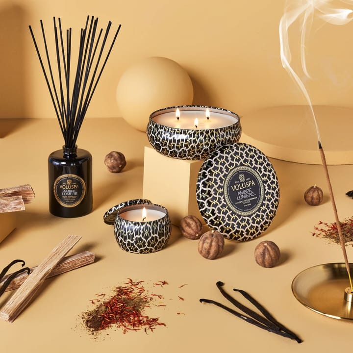 Maison Noir 3-wick Tin geurkaars 40 uur, Ambre Lumiere Voluspa