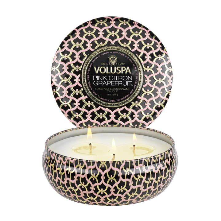 Maison Noir 3-wick Tin geurkaars 40 uur, Pink Citron Grapefruit Voluspa