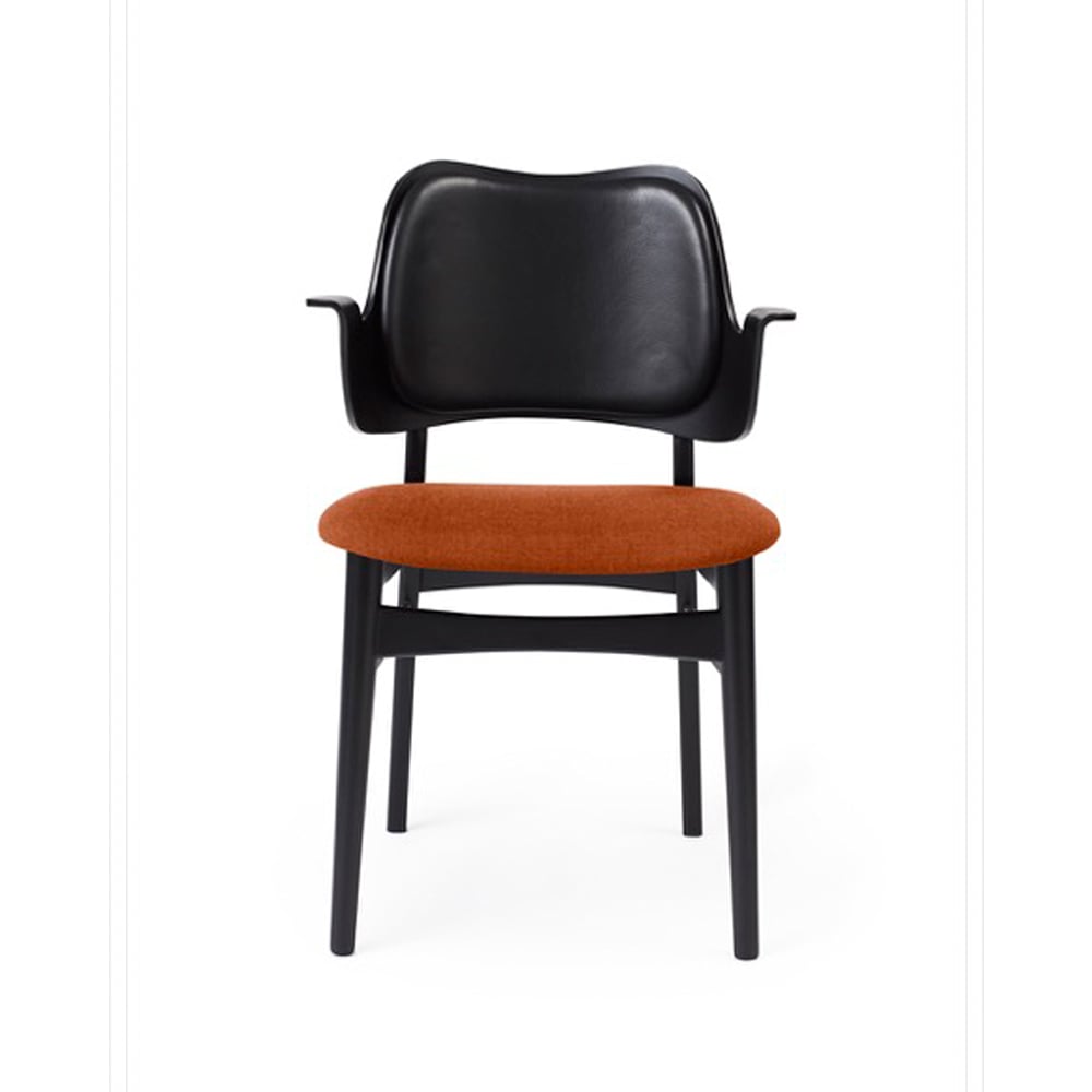 Warm Nordic Gesture stoel, beklede zitting&rugleuning stof rusty rosé, rugleuning leer, zwartgelakt beukenhouten onderstel