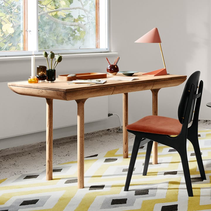 Rúna bureau, eikenhout gerookt Warm Nordic