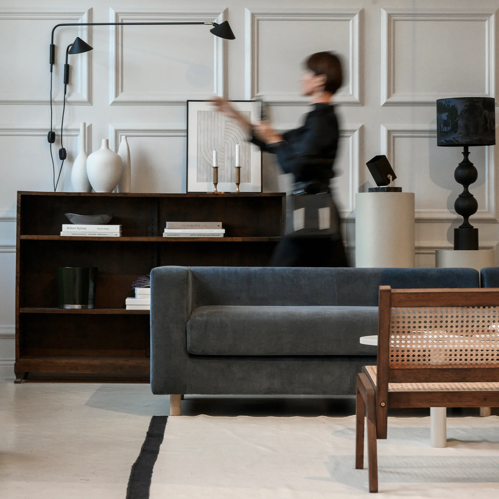 Kelly wandlamp lange arm, Zwart-goud Watt & Veke