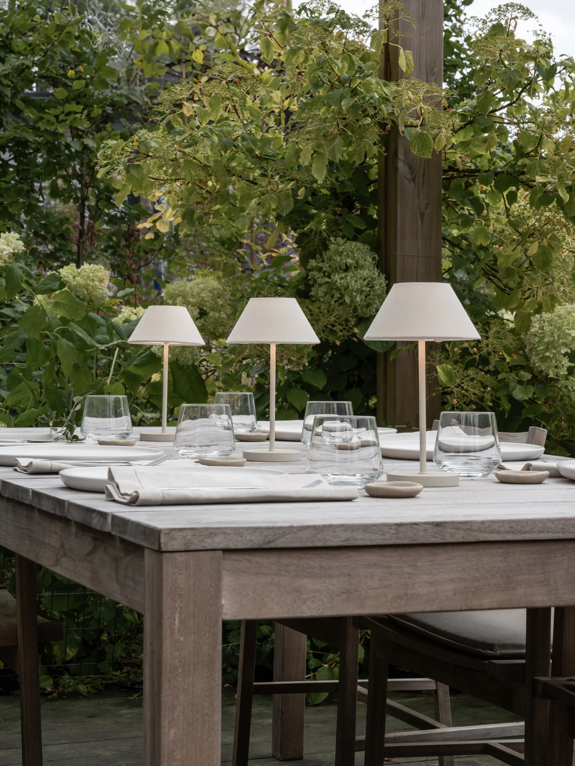 Teya tafellamp portable, Offwhite, Ø15x26 cm Watt & Veke