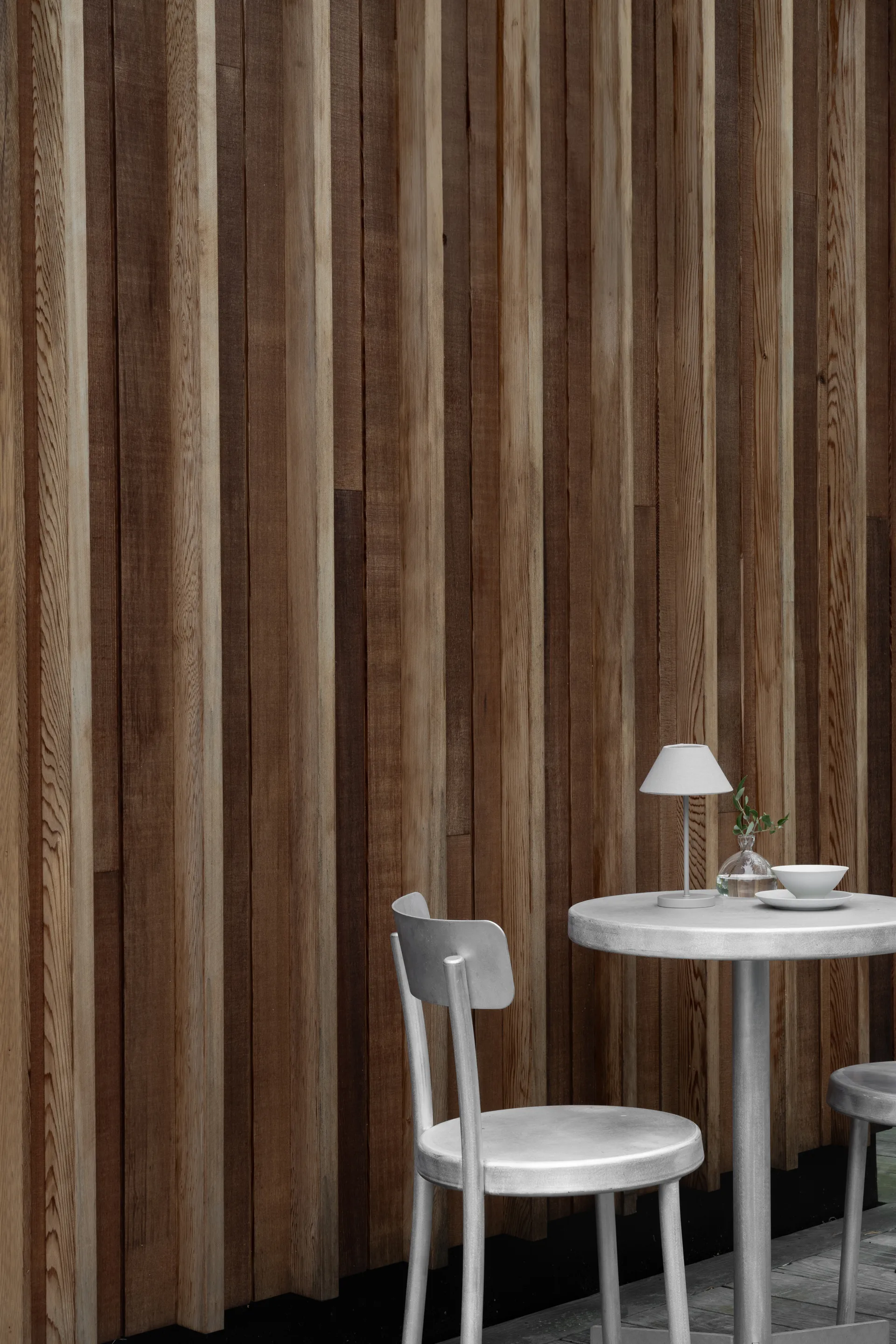 Teya tafellamp portable, Warm grey, Ø15x26 cm Watt & Veke