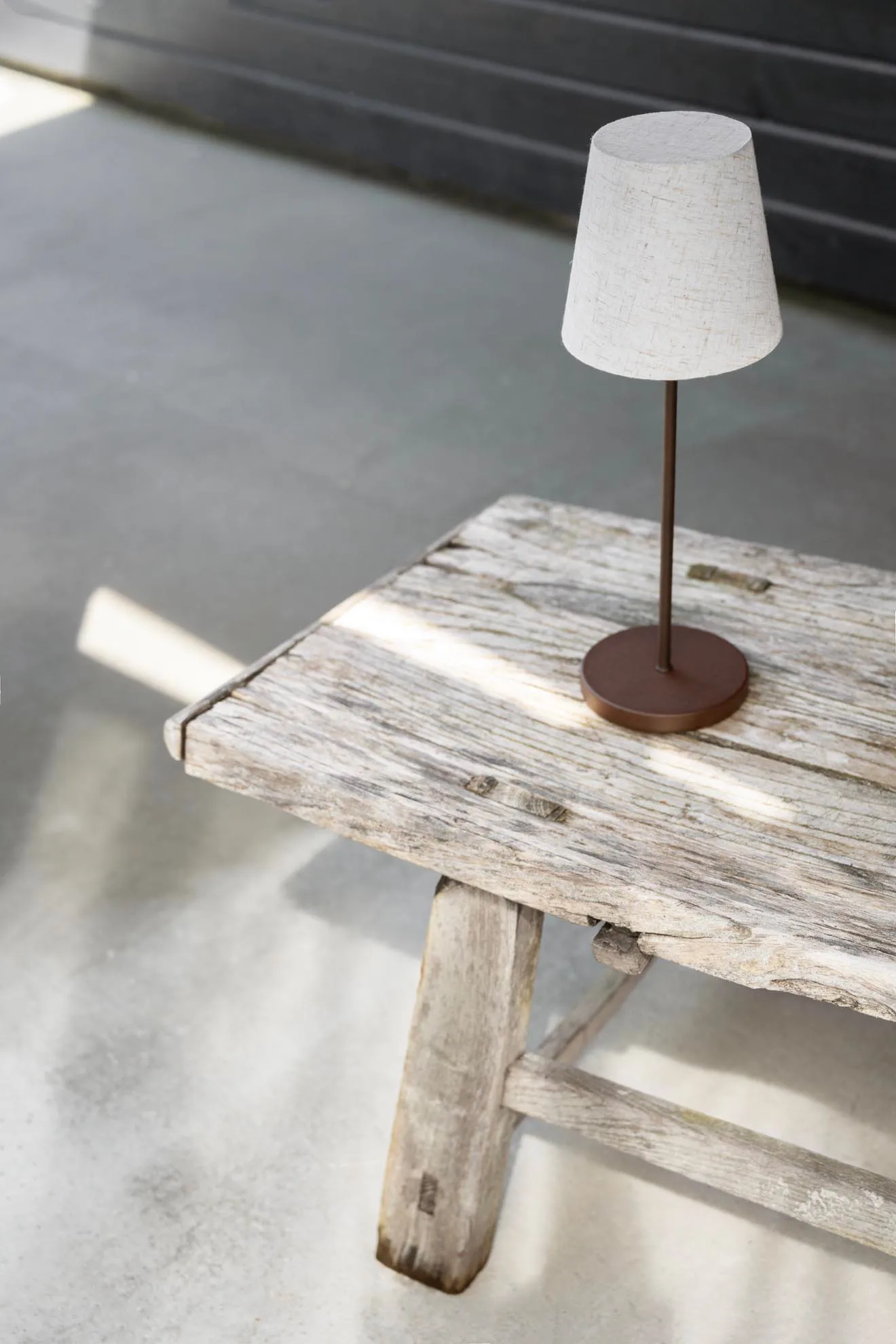 Tyra table draagbare tafellamp Ø14 cm, Coffee Watt & Veke