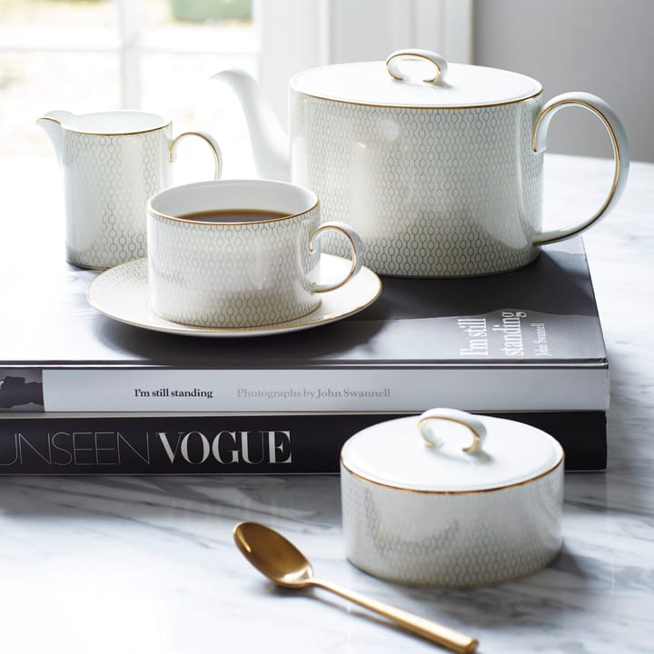 Arris theekop met schotel, Wit Wedgwood