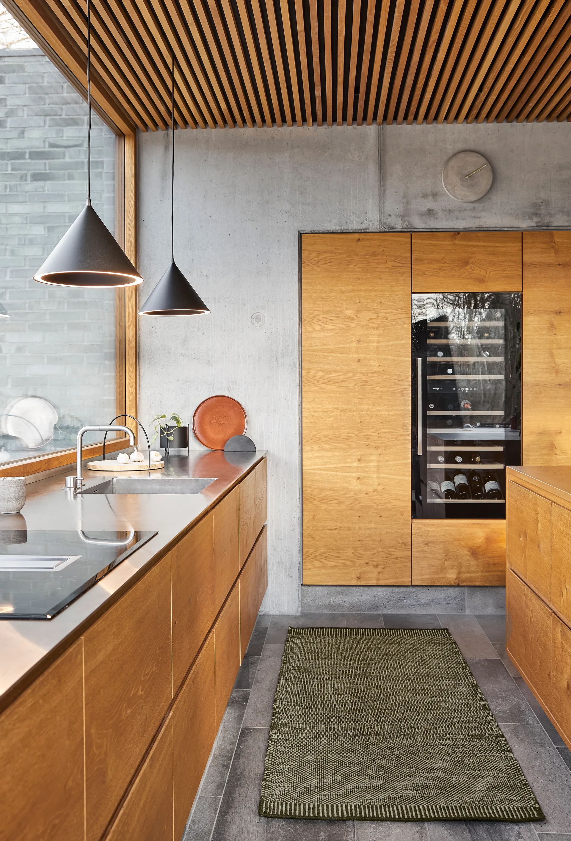 Annular hanglamp small, Black Woud