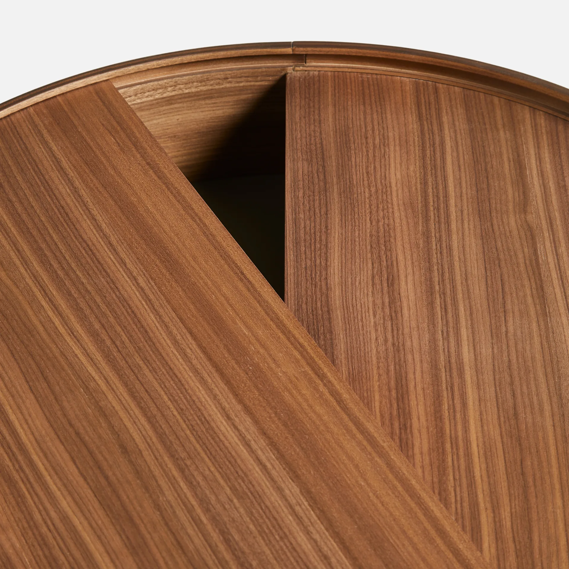 Arc salontafel Ø66 cm, Walnoot Woud