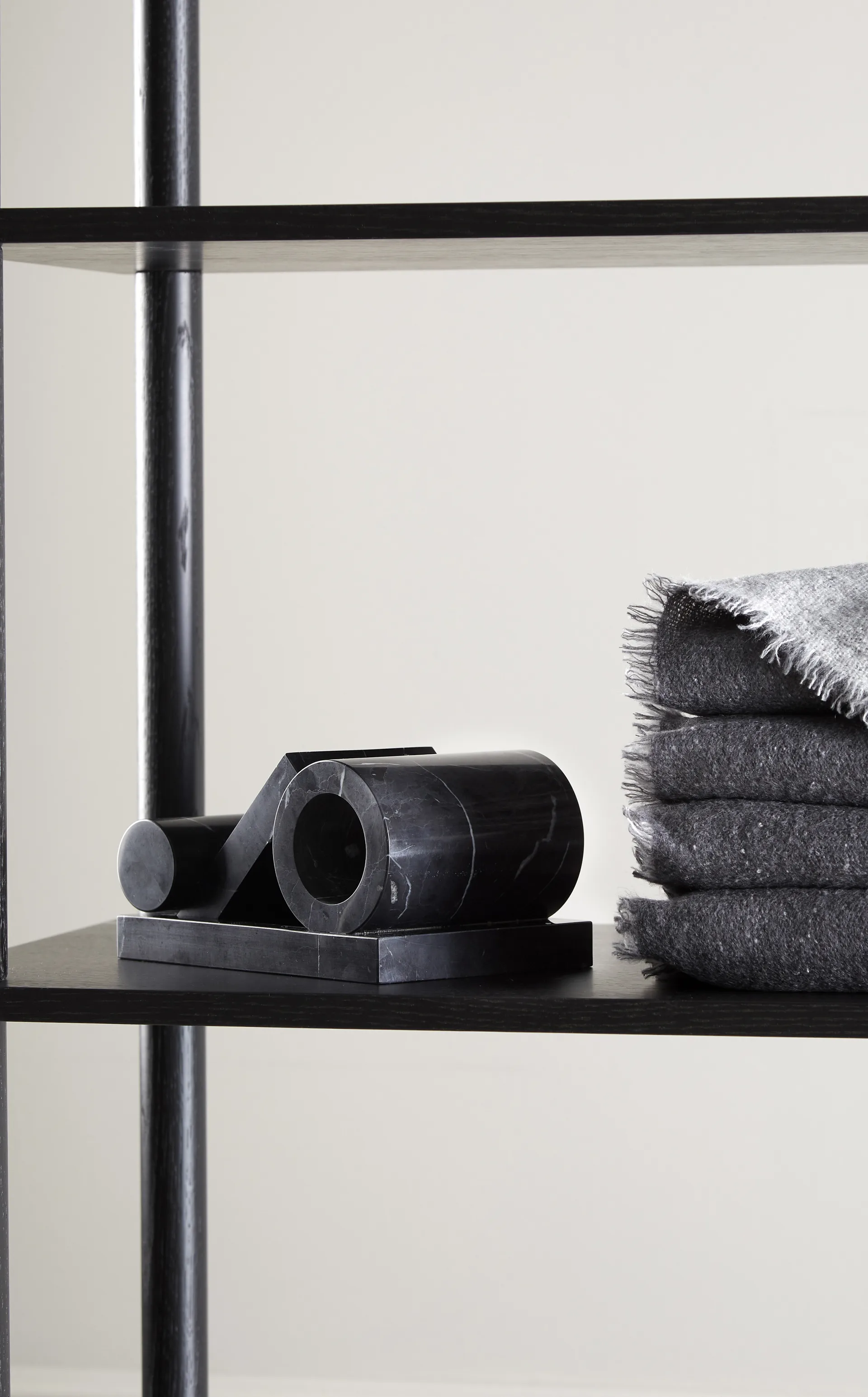 Booknd boekensteun marmer, Zwart Woud