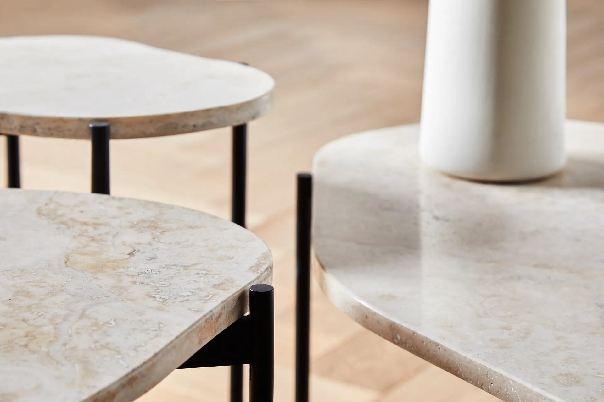 La Terra occasional tafel, medium, Ivory Woud