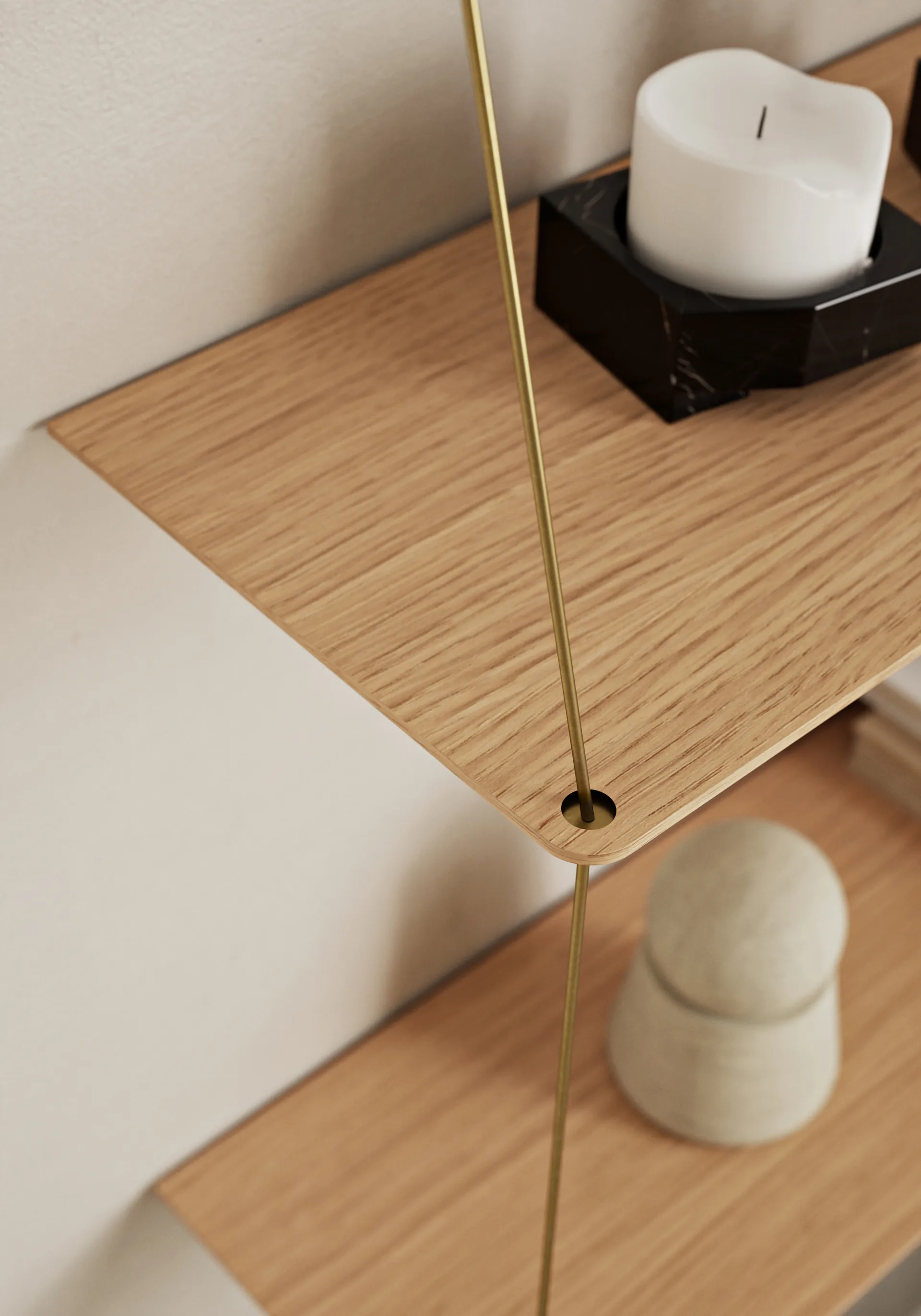 Stedge plank, Witgepigmenteerd eik-messing, 80 cm, 2 legplanken Woud